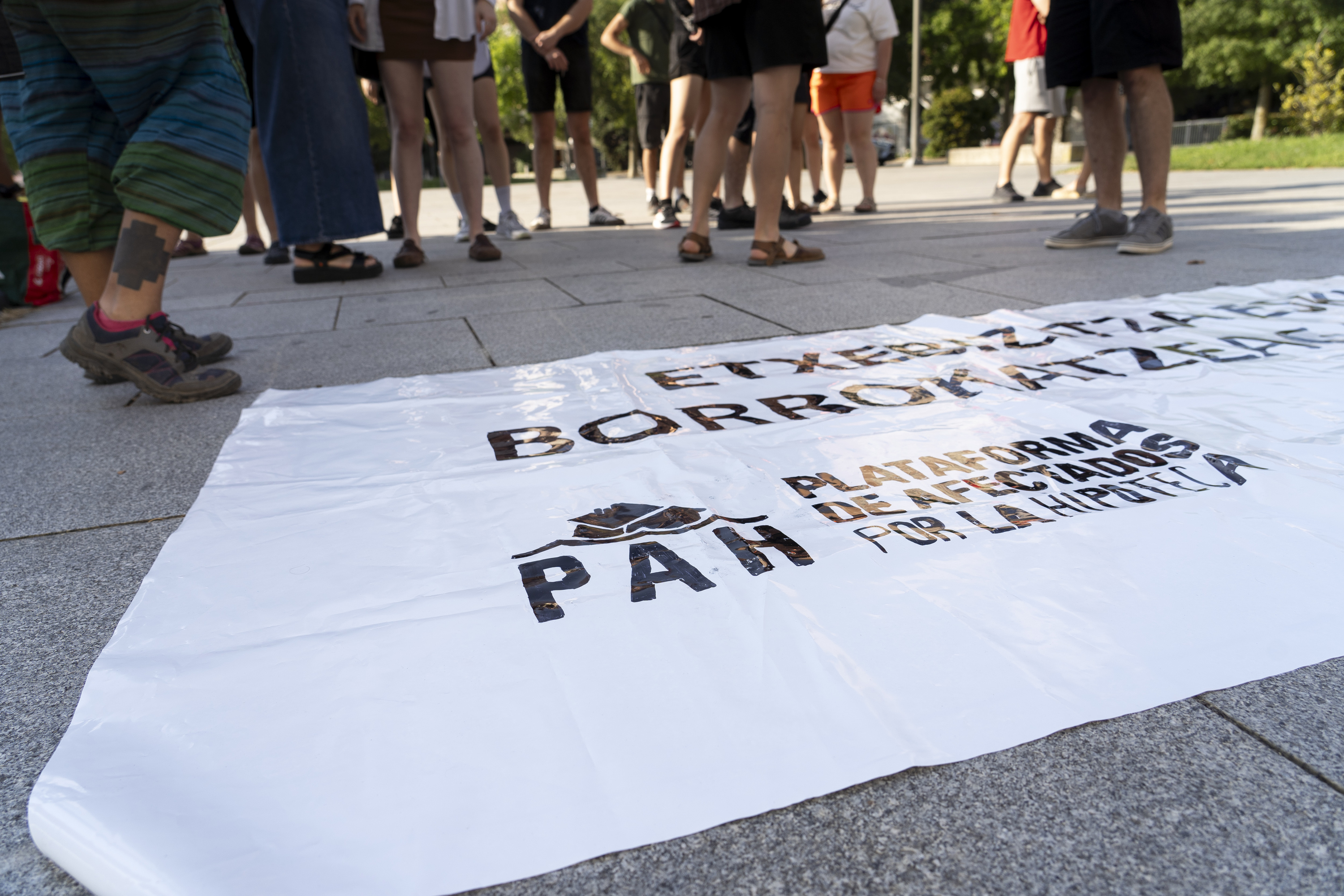 Etxegabetze baten aurka eginiko elkarretaratzea, artxiboko irudi batean. IÑIGO URIZ / FOKU