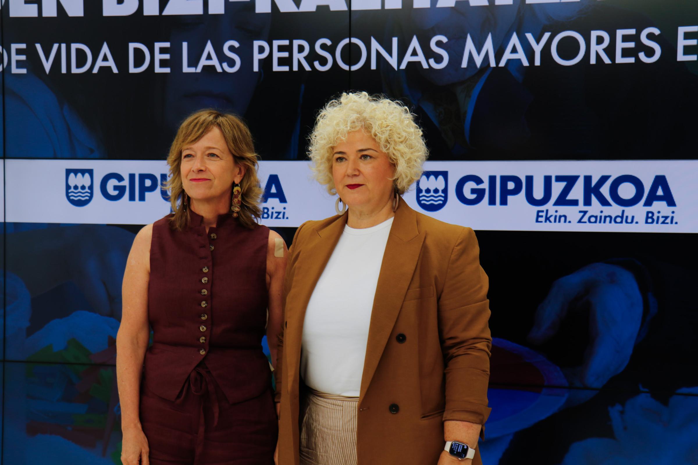 Eider Mendoza Gipuzkoako diputatu nagusia eta Maite Peña Zainketa eta Gizarte Politiketako foru diputatua, gaur, Donostian. GIPUZKOAKO FORU ALDUNDIA