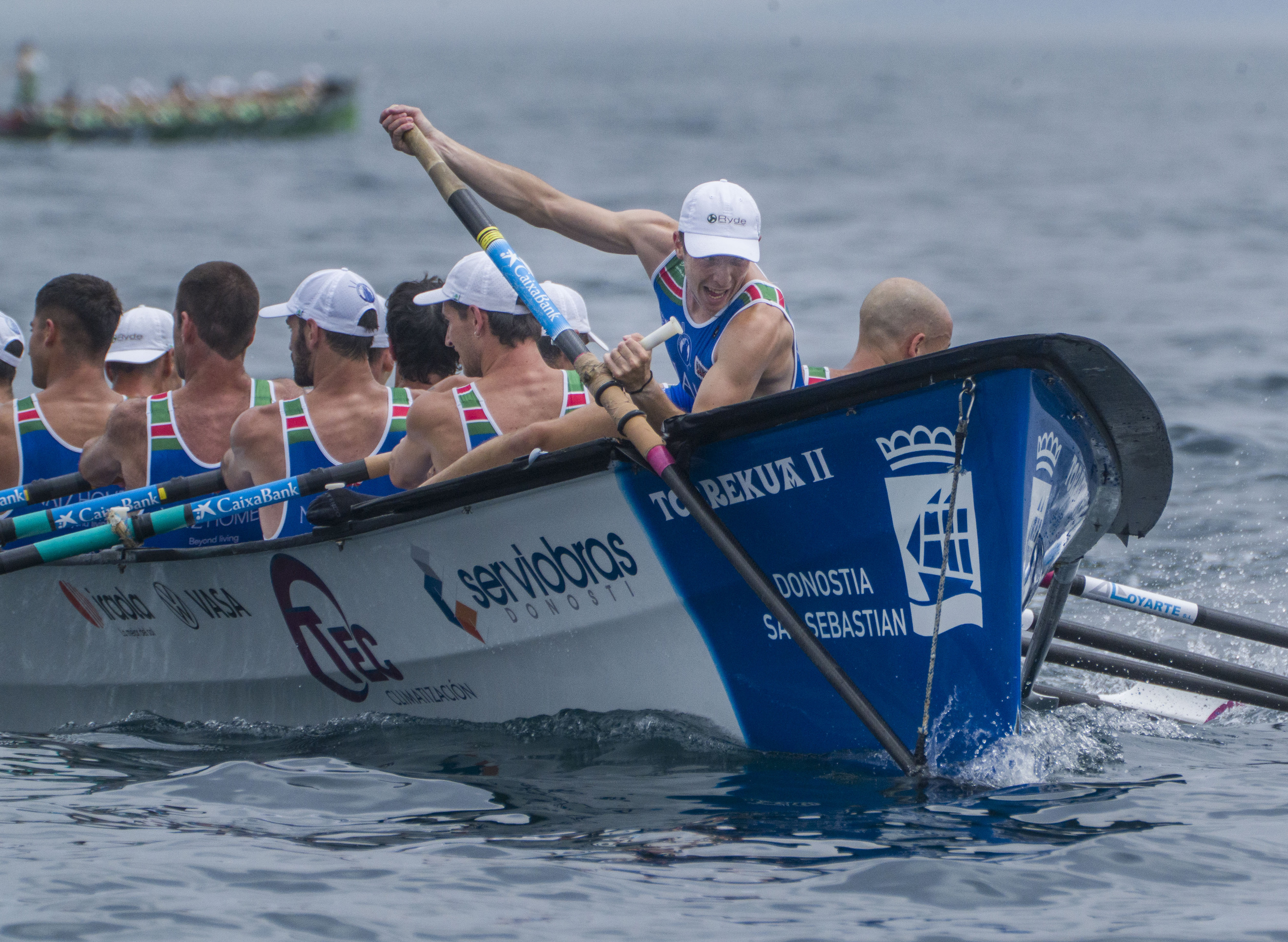 Nicolas Rodriguez, Donostiako aurrekalaria Orioko estropadan ziaboga ematen. JON URBE/ FOKU