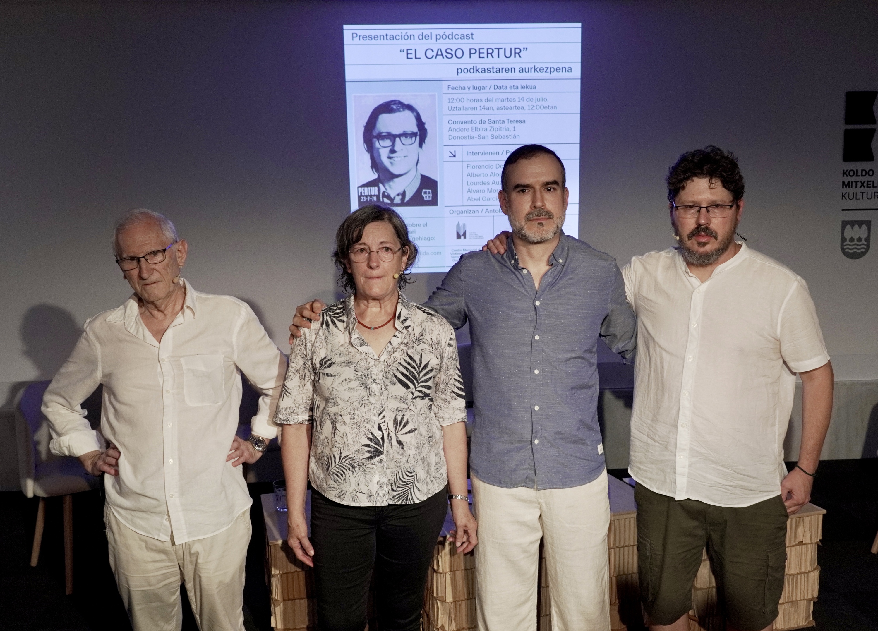 Perturren desagerpenaren inguruko podcast saioa aurkeztu zuten atzo, Donostian. ANDONI CANELLADA / FOKU
