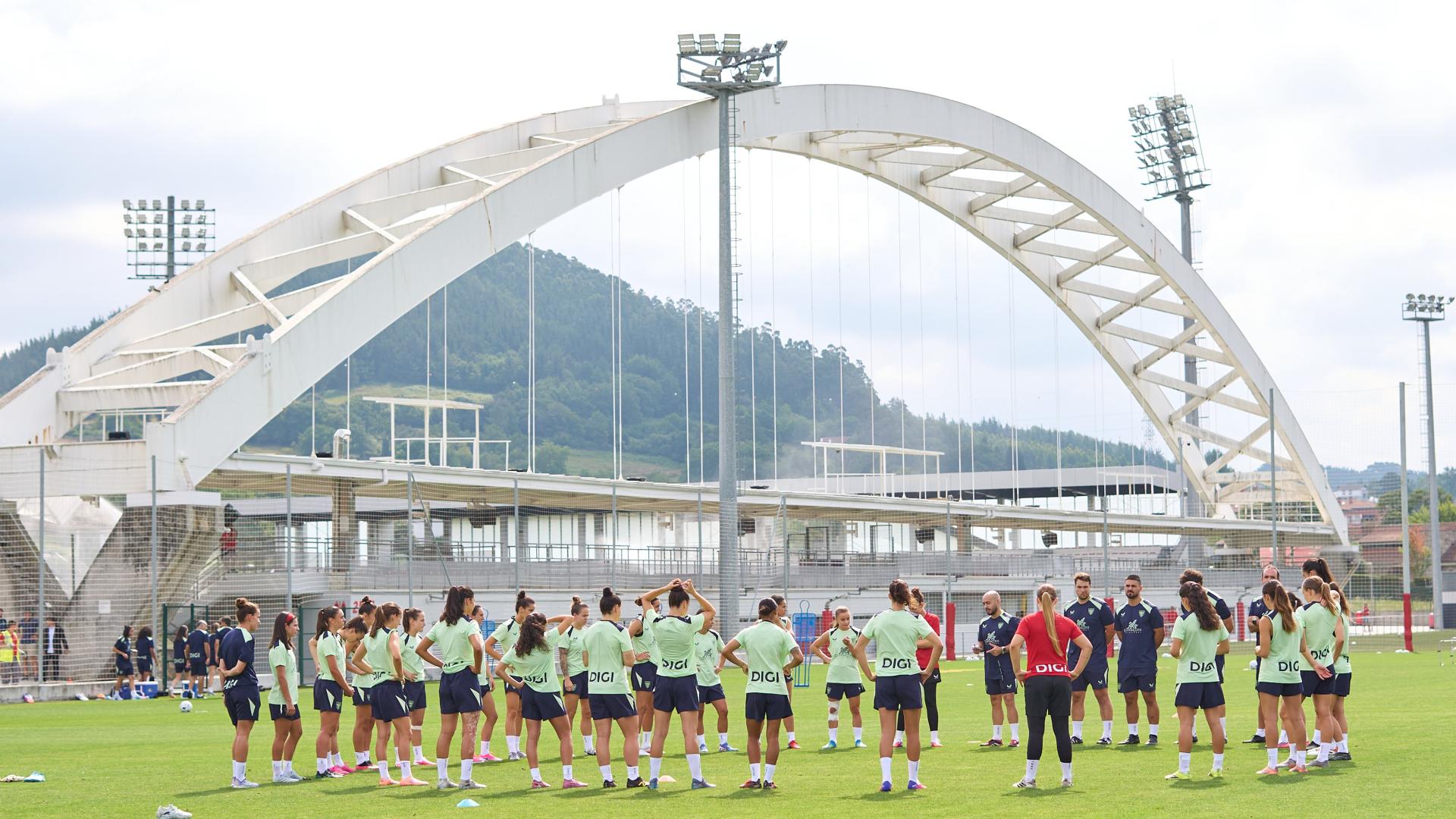 Athleticeko jokalariak, Lezaman, denboraldiaurreko lehen entrenamenduan. ATHLETIC