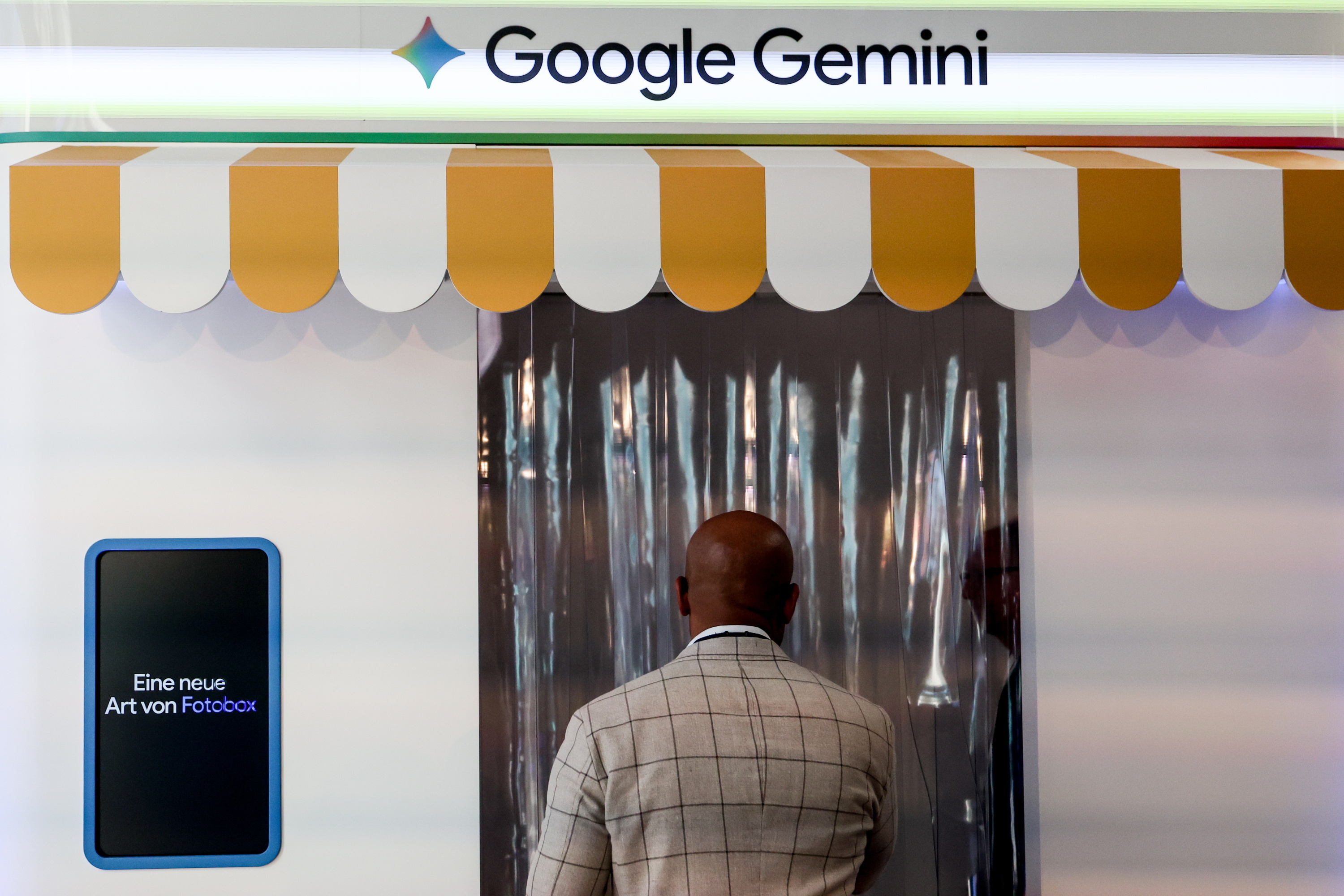 Google Gemini AAren inguruko jardunaldi batzuk Berlinen. FILIP SINGER / EFE