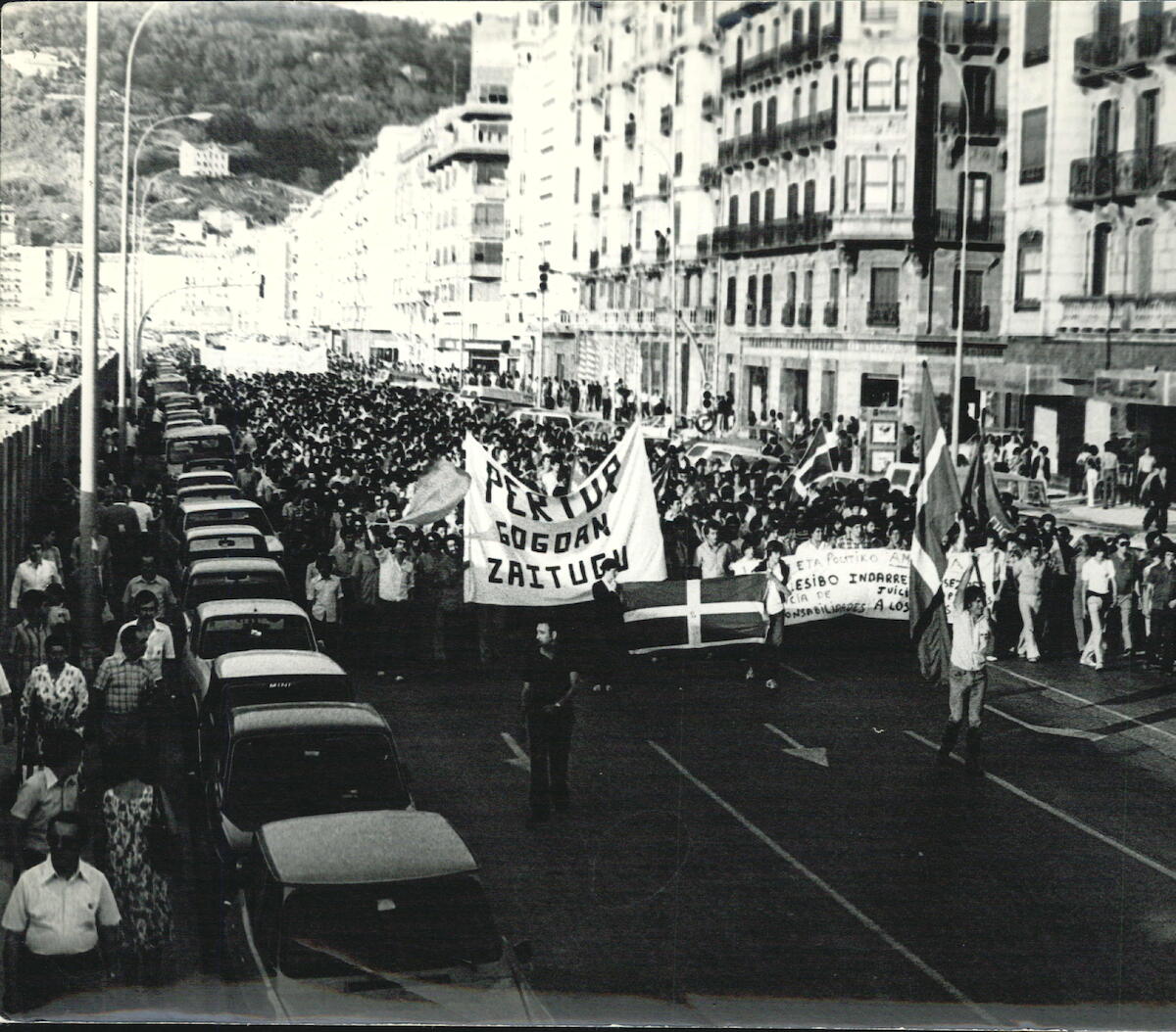Pertur gogoratzeko manifestazioa, Donostian, 1977an. ARGIA FOTOTEKA