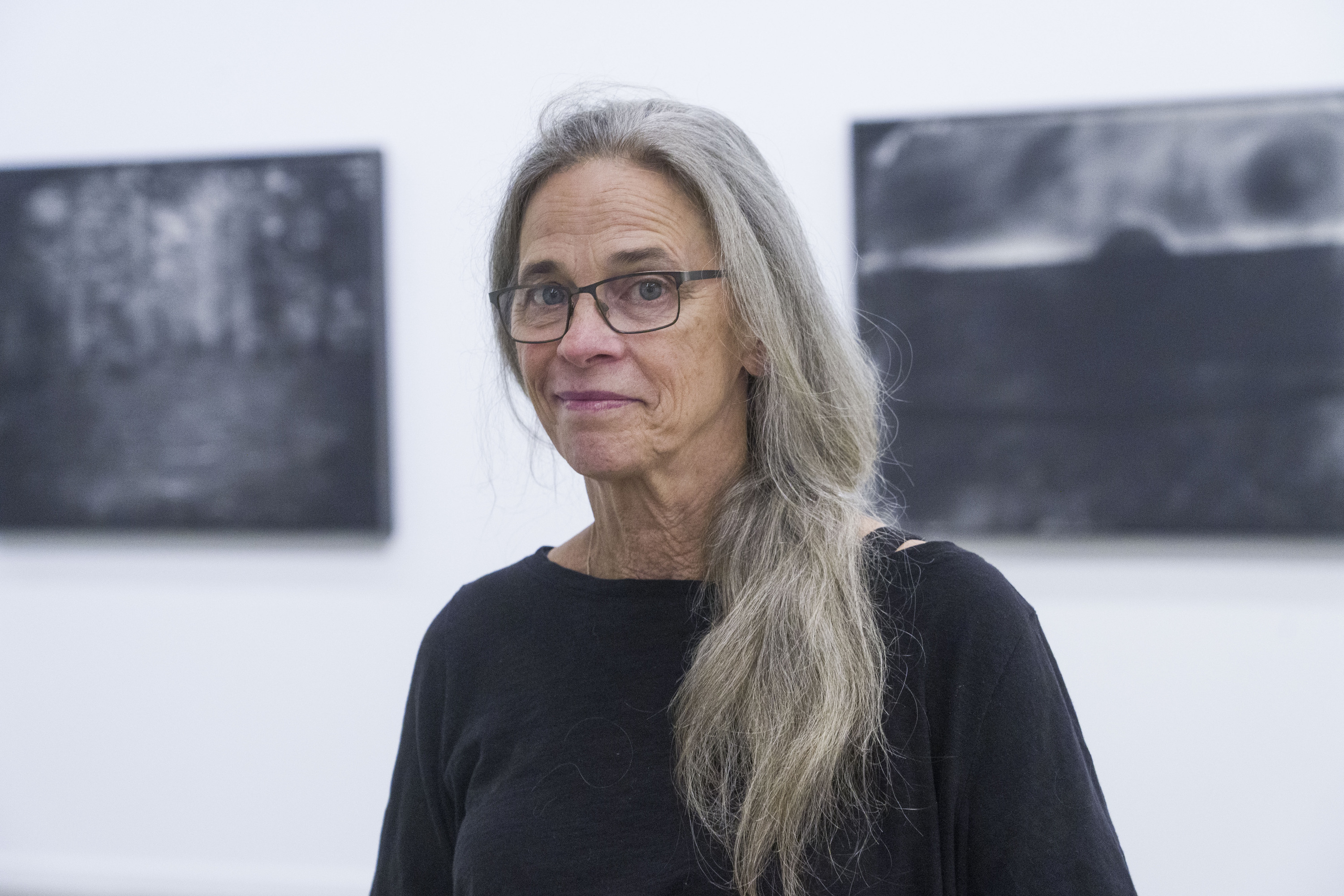 Sally Mann argazkilari estatubatuarra, 'Macula et materia' erakusketan. JON URBE / FOKU