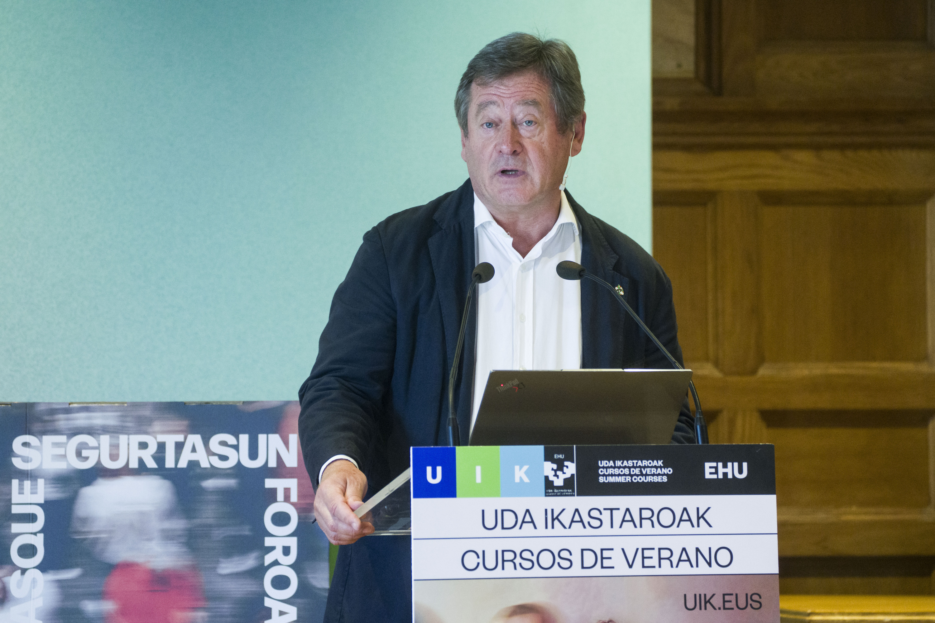 Zupiria, gaur eguerdiko agerraldian, Donostian. JON URBE / FOKU