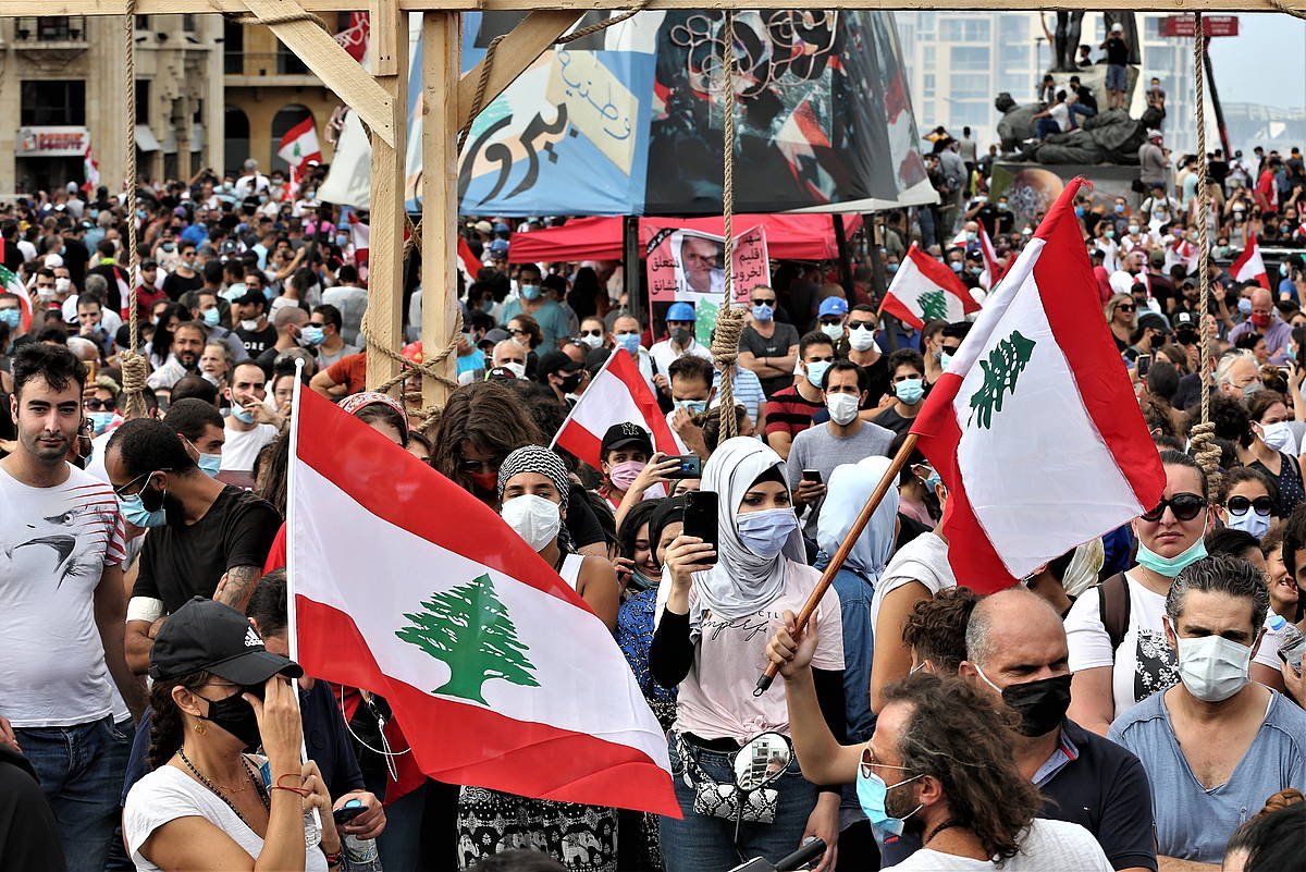 Manifestariak Beiruten. NABIL MOUNZER, EFE
