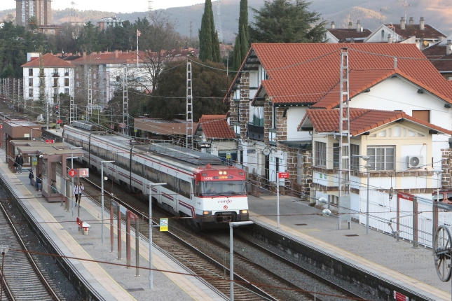 (ID_14569370) (Oskar_Matxin_Edesa/@FOKU) 2025-01-10, Arrigorriaga. C-3 Lineako Renfe aldirietako trena (ID_14569370) (Oskar_Matxin_Edesa/@FOKU) 2025-01-10, Arrigorriaga. C-3 Lineako Renfe aldirietako trena