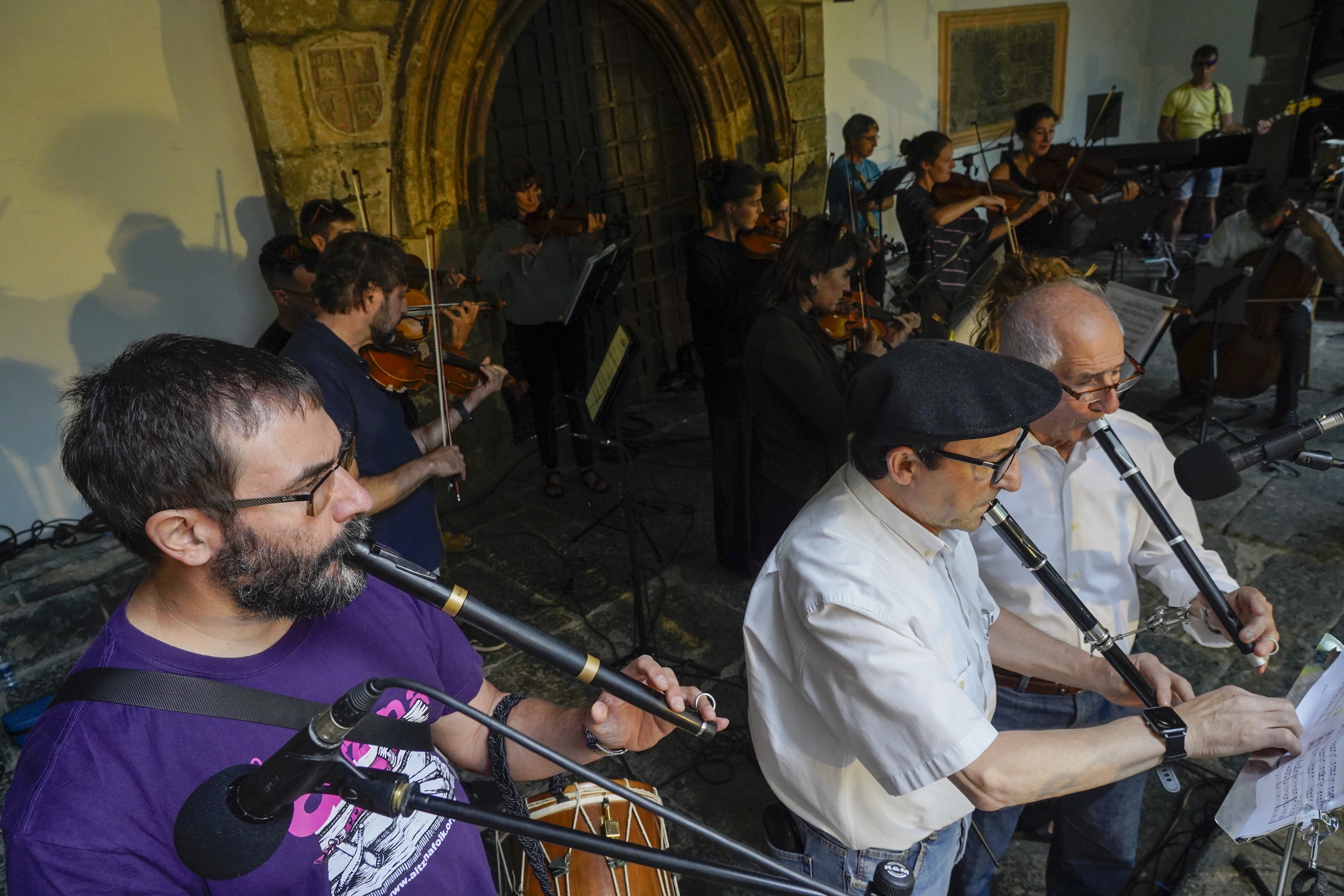 Musikariak Urtantako azken kontzerturako entseatzen, Urduñan. ENDIKA PORTILLO / FOKU