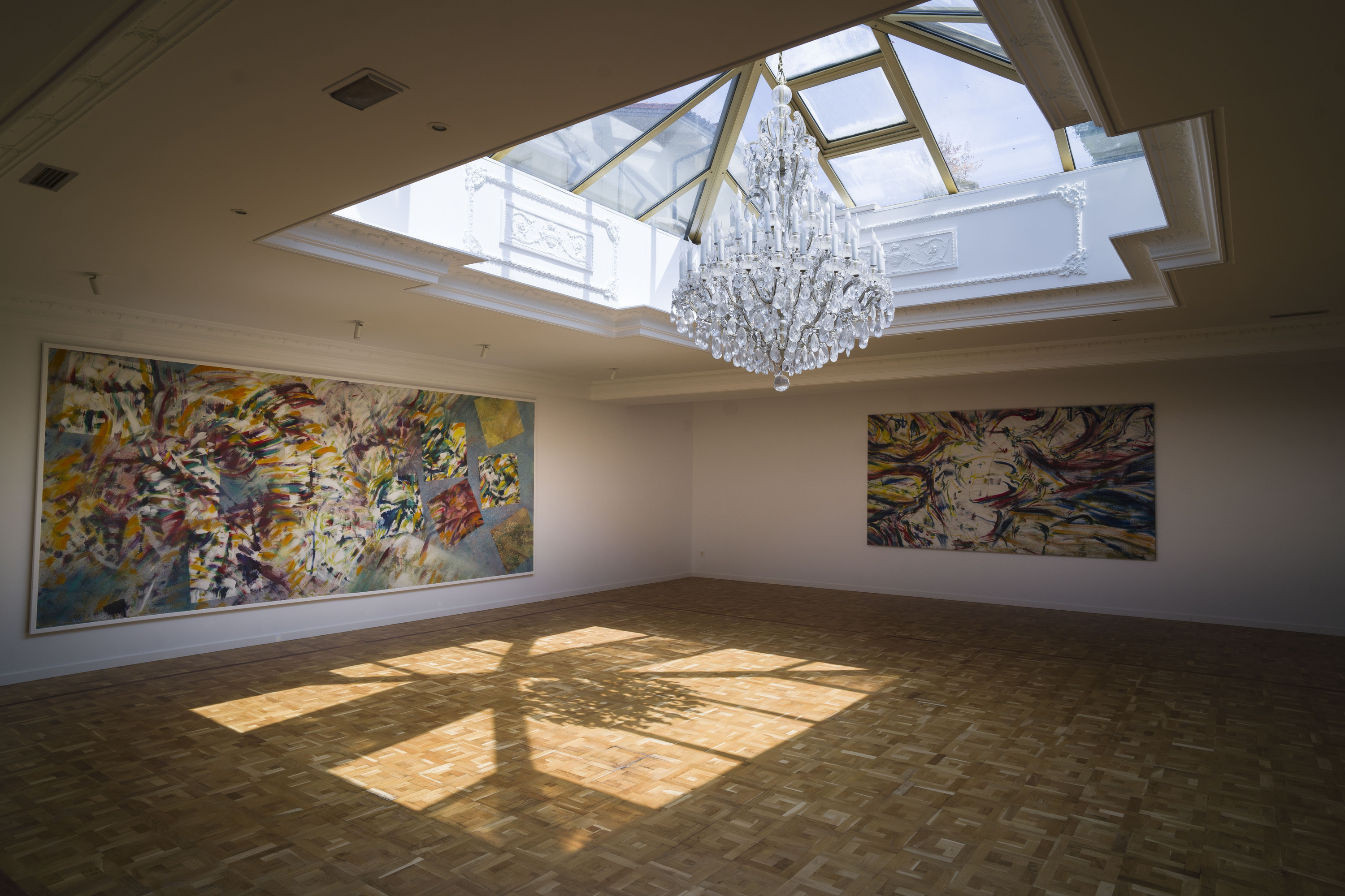 Kur galeria berriaren areto nagusia. Ezkerrean dago Sistiagaren 'Udazkena' obra. JON URBE / FOKU