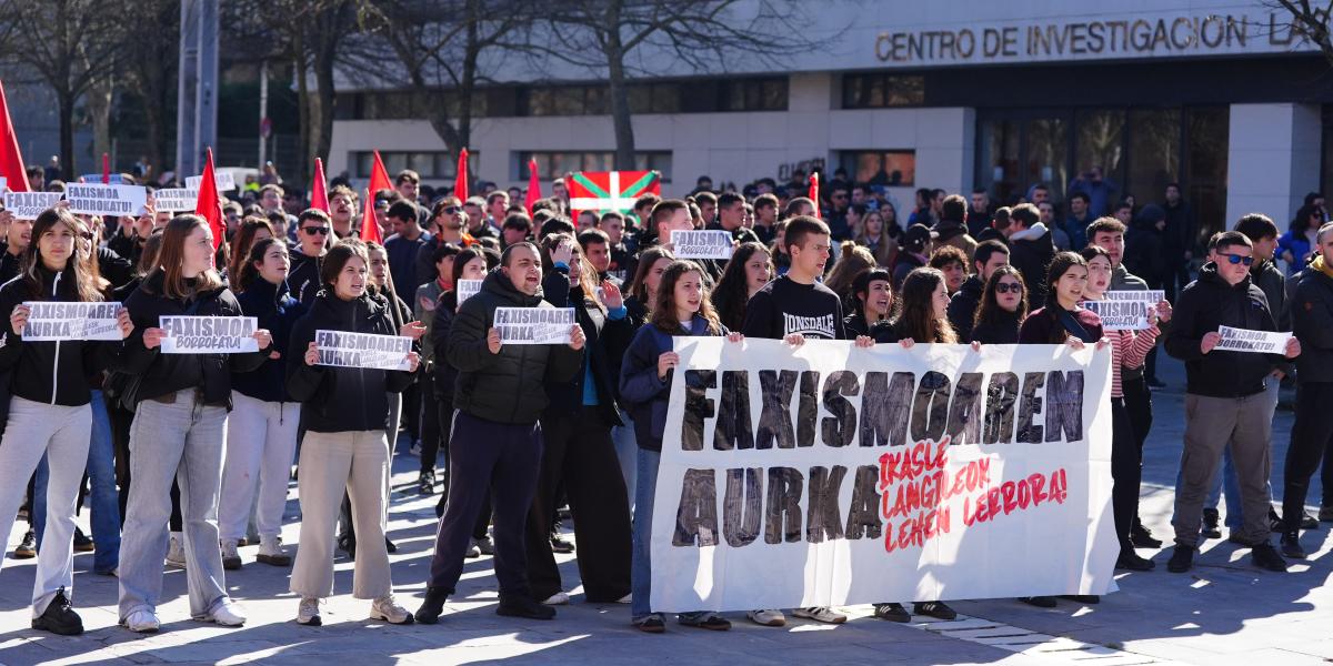 Voxen ekitaldi baten kontrako elkarretaratzea Gasteizen, artxiboko irudi batean. ENDIKA PORTILLO / FOKU