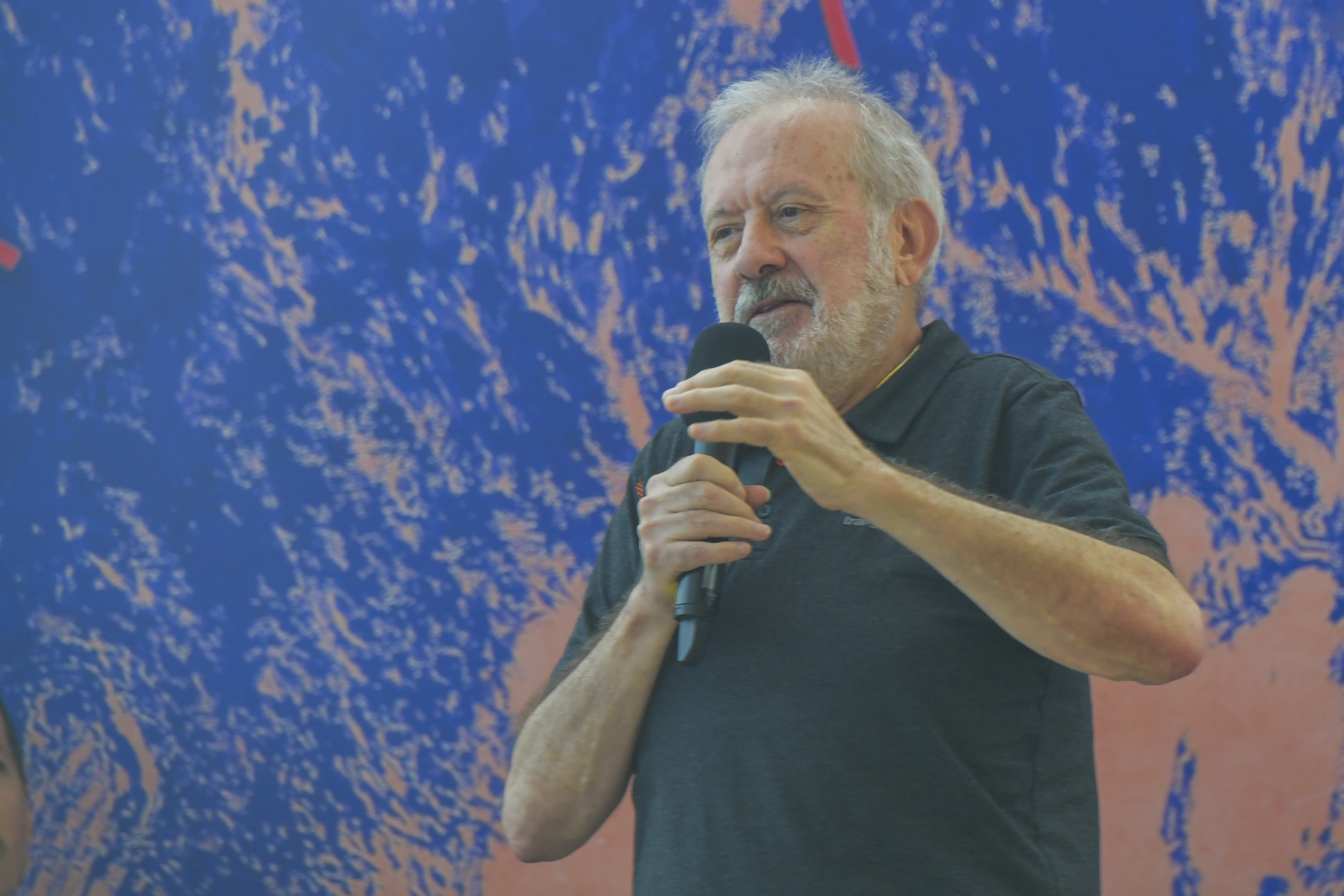 Natxo de Felipe, gaur goizean Donostian egin duten 'Abandonatuak' disko eta kontzertuaren aurkezpenean. IDOIA ZABALETA / FOKU