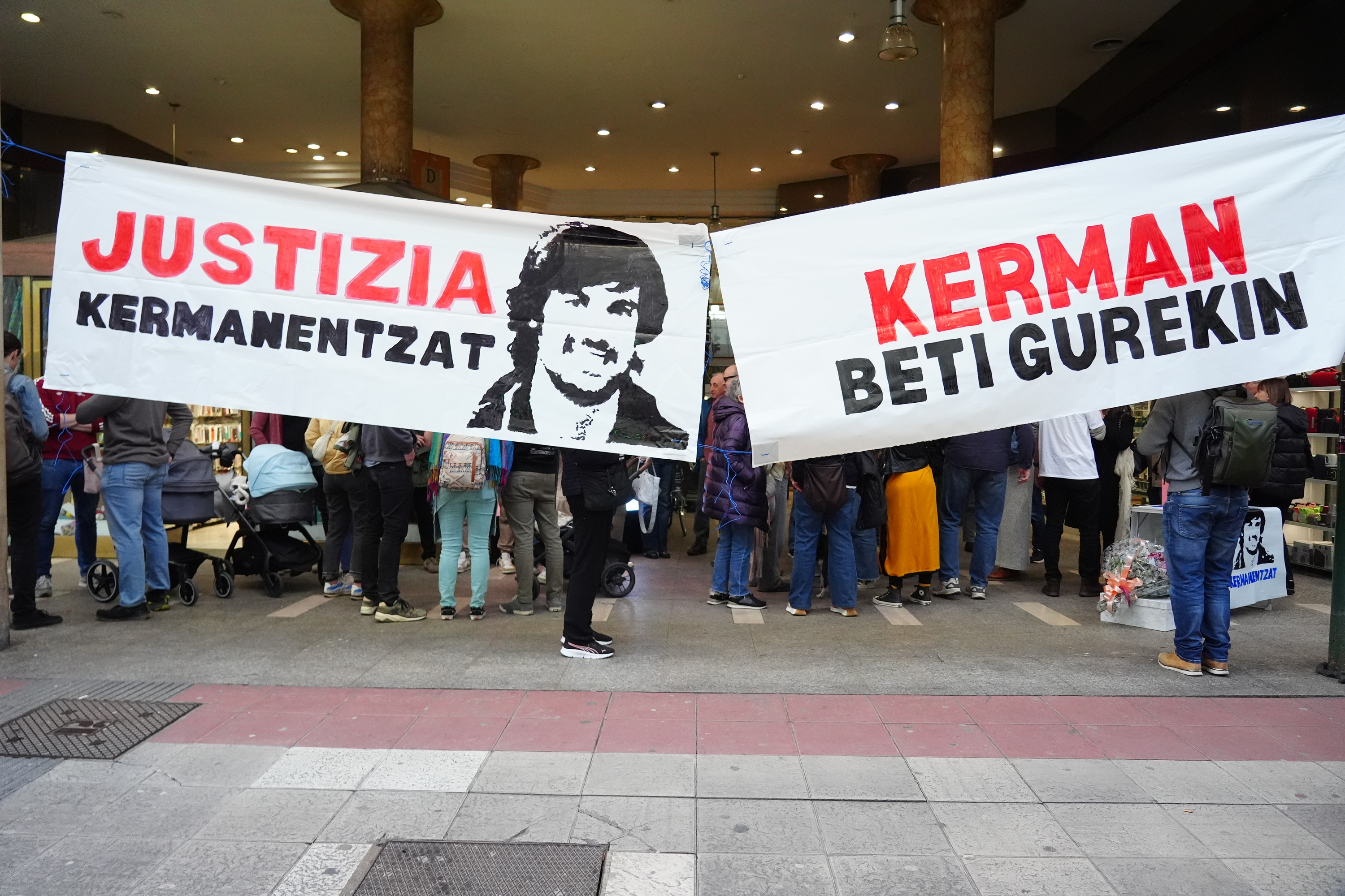Kerman Villateren heriotzaren urteurrenean Gasteizen egindako ekitaldia. ENDIKA PORTILLO / FOKU