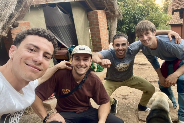 Urko Zabala, Lur Irazusta, Mikel Lana eta Abel Armendariz eskalatzaileak Madagaskarren Urko Zabala, Lur Irazusta, Mikel Lana eta Abel Armendariz eskalatzaileak Madagaskarren