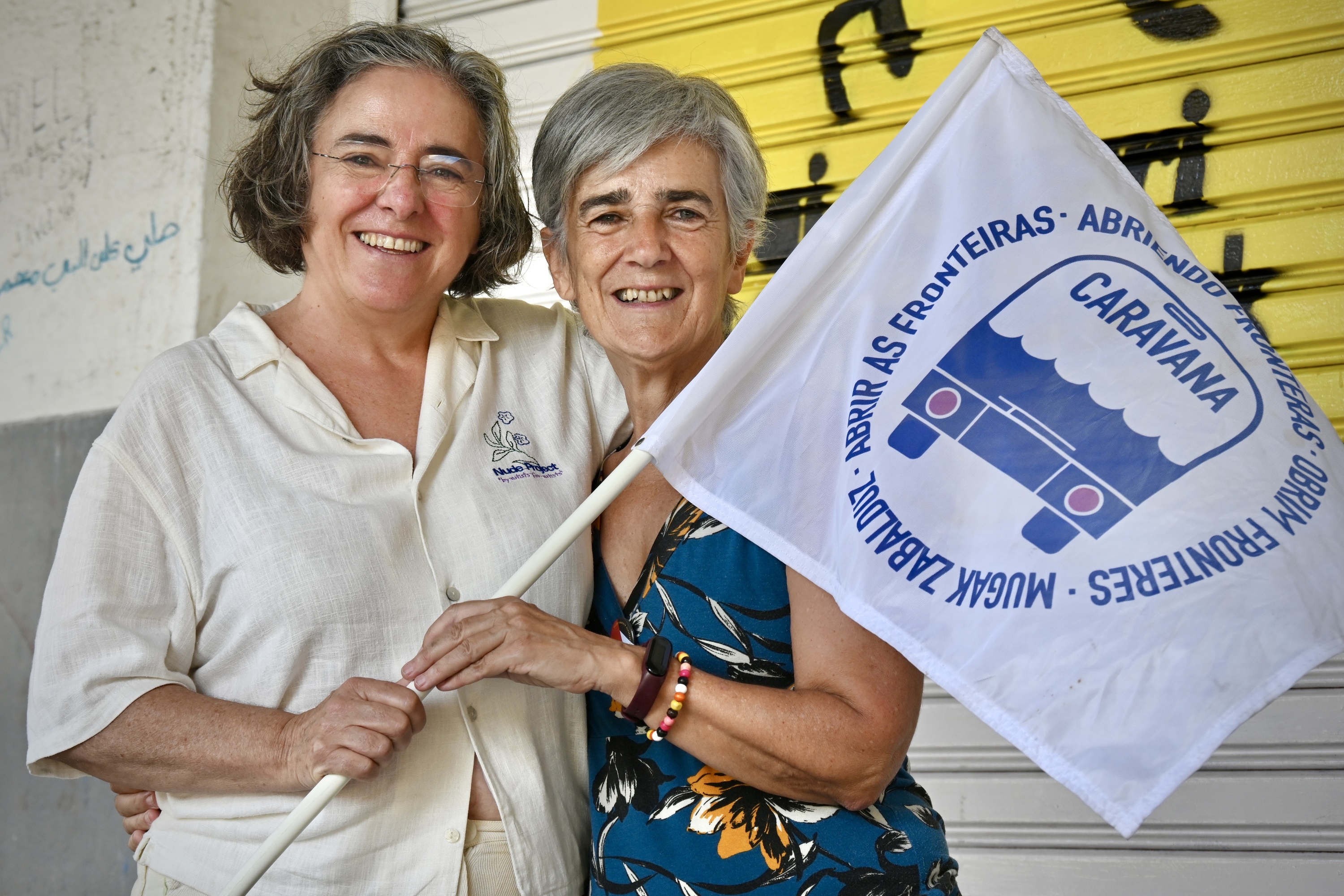 Yolanda Reclusa eta Aintzane Camara, Mugak Zabalduz karabanako kideak, Bilbon. MIKEL MARTINEZ DE TRESPUENTES / FOKU