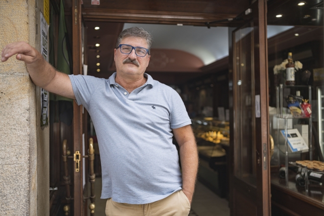 Imanol Bidaguren, gozotegiko atarian. ARITZ LOIOLA / FOKU Imanol Bidaguren, gozotegiko atarian. ARITZ LOIOLA / FOKU