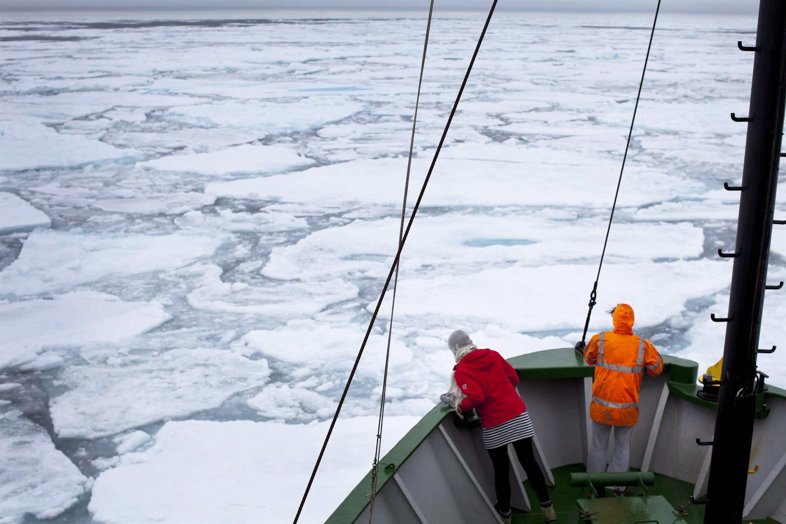 Greenpeaceren Artikoko ikerketa bat Norvegian. NICK COBBING / EFE