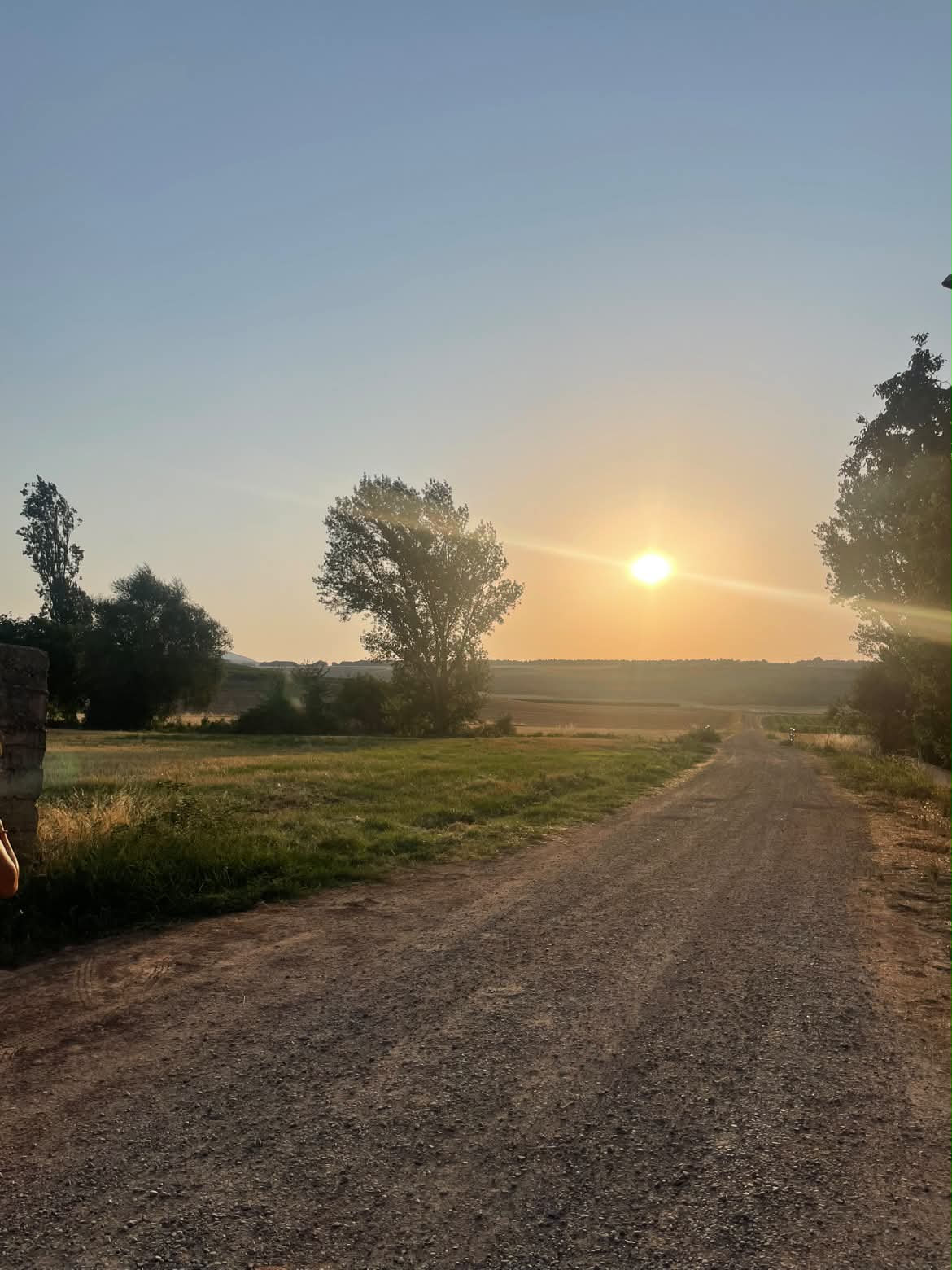 Eguzki eklipsea ikusteko tokia goizean, Errioxan (Espainia). @AINHOASO78 / INSTAGRAM
