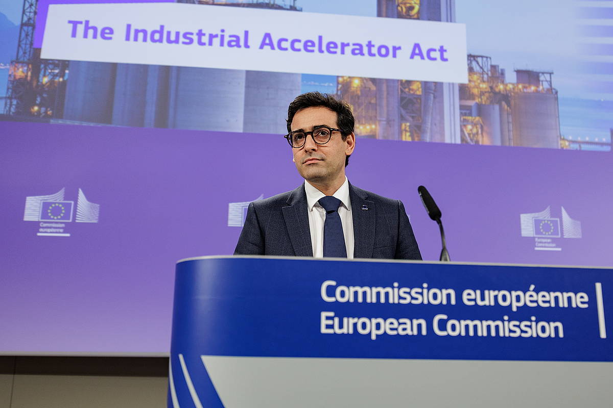 Stephane Sejourne komisarioak martxoan aurkeztu zuen Industria Azelerazioaren Legea. OLIVIER MATTHYS / EFE