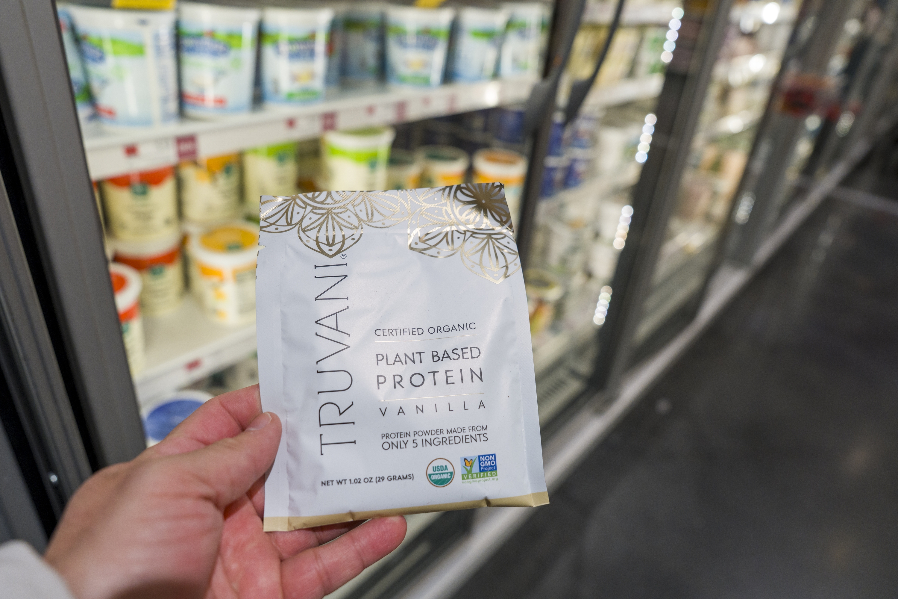 Proteina hautsak supermerkatu batean, artxiboko irudi batean. ANGEL COLMENARES / EFE