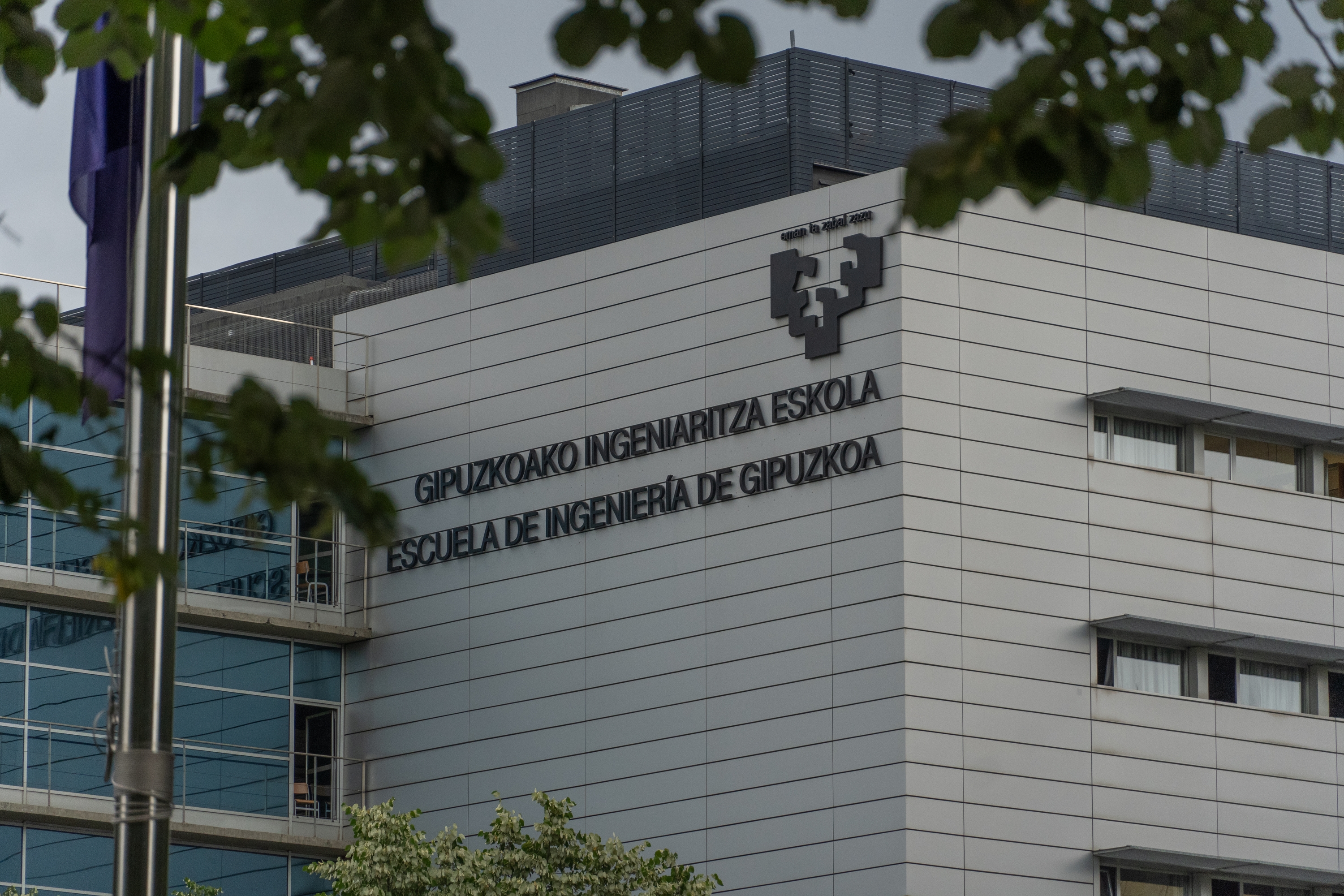 EHUk Donostian duen Gipuzkoako Ingeniaritza Eskola, artxiboko irudi batean. ANDONI CANELLADA / FOKU