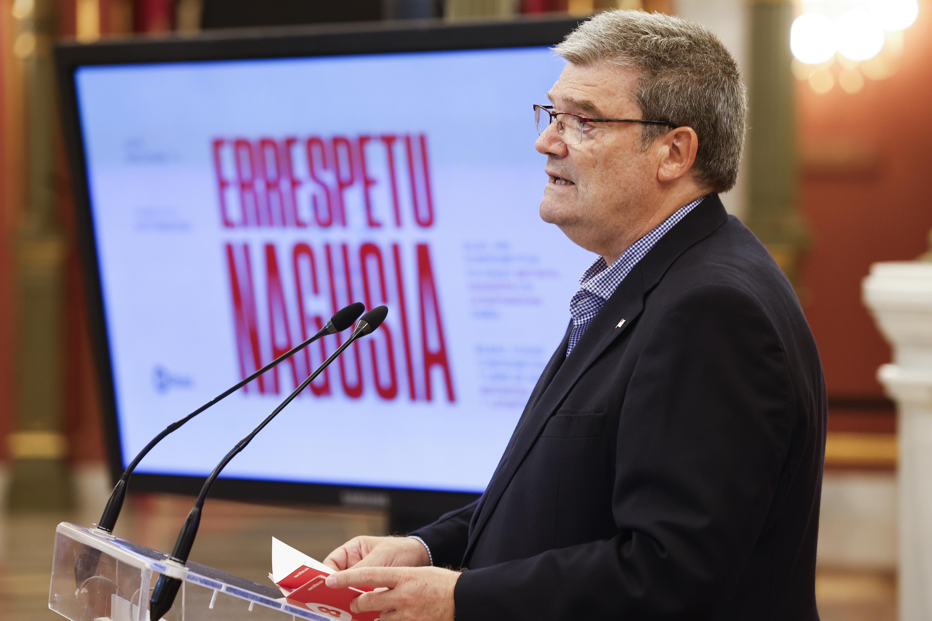 Aburto, Bilboko Aste Nagusian erasoak eragozteko prestatu duten egitasmoa aurkezten. MIGUEL TOÑA / EFE