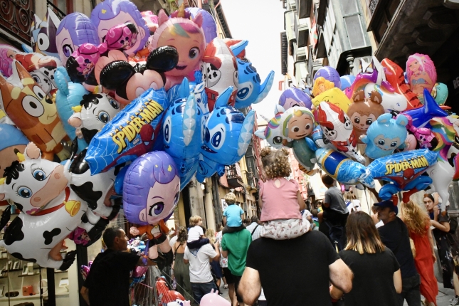 (ID_16383395) (Mikel Martinez de Trespuentes/@FOKU) 2026-08-24, Bilbo. Puxika saltzaileak (ID_16383395) (Mikel Martinez de Trespuentes/@FOKU) 2026-08-24, Bilbo. Puxika saltzaileak