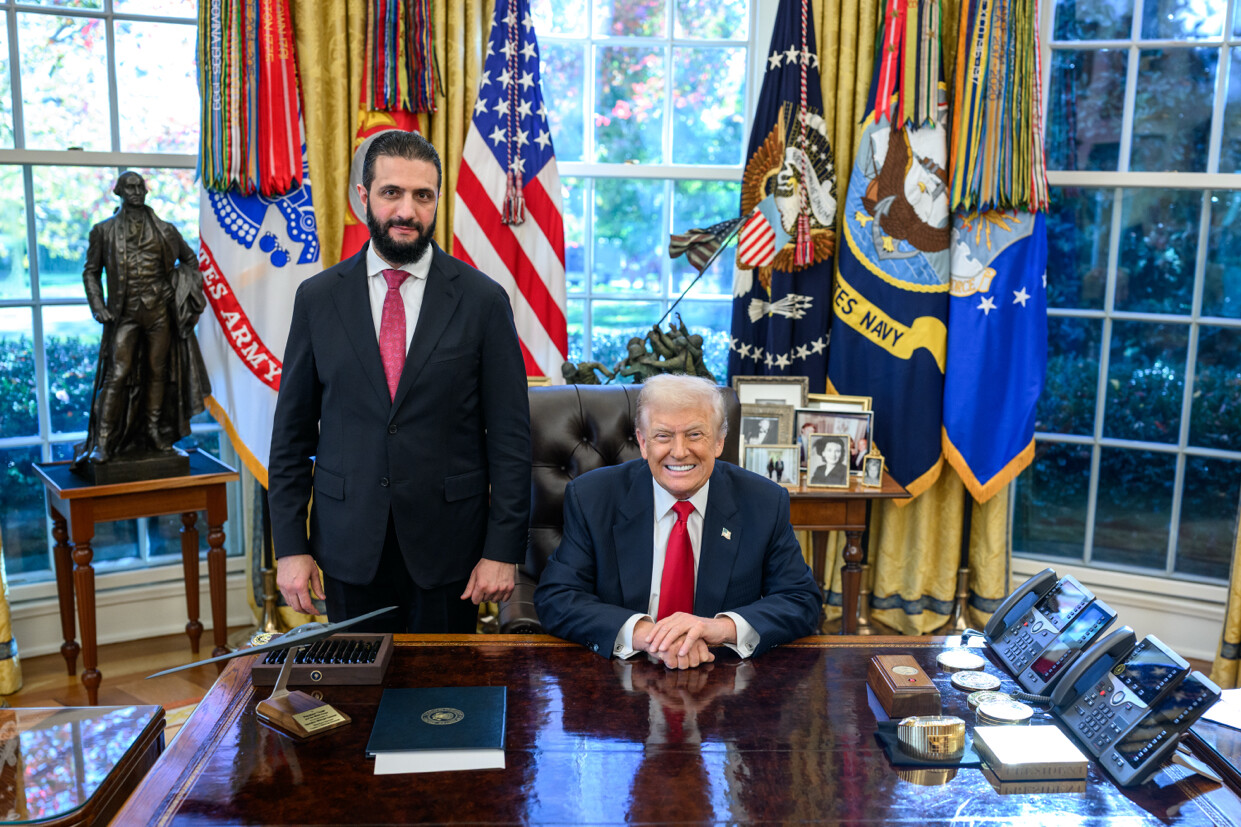 Ahmed al-Xaraa Siriako presidentea eta Donald Trump AEBetako Etxe Zurian, iazko urrian. EFE