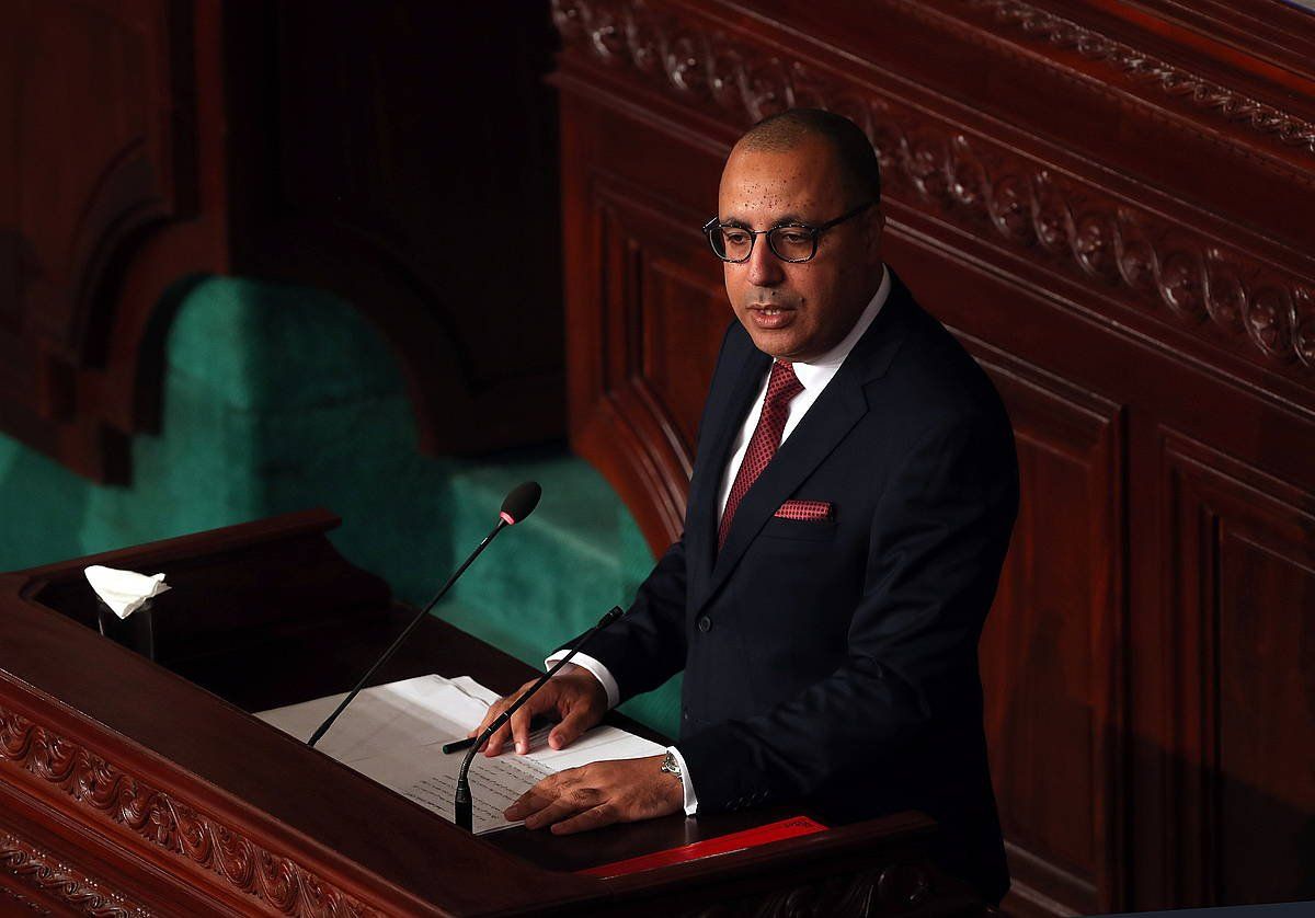 Hixem Mexixi lehen ministroa, Tunisiako Parlamentuan atzo eginiko saioan. MOHAMED MESSARA / EFE
