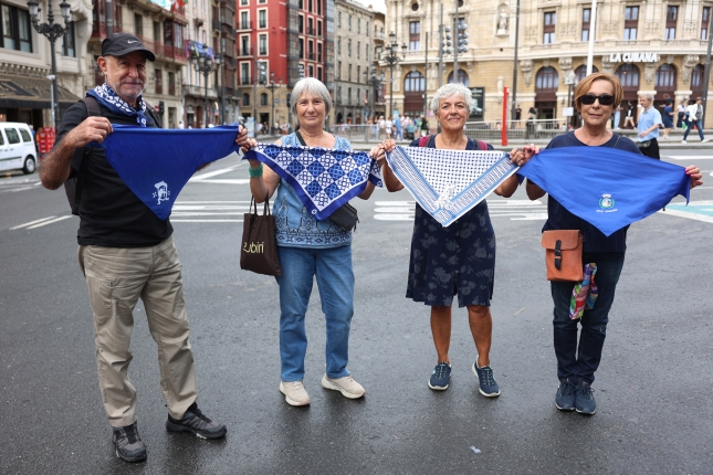 (ID_16385983) (Oskar Matxin Edesa/@FOKU) 2026-08-25, Bilbo. Aste Nagusia, Bilboko Aste Nagusiko arropak-zapiak, konpartsen arropa