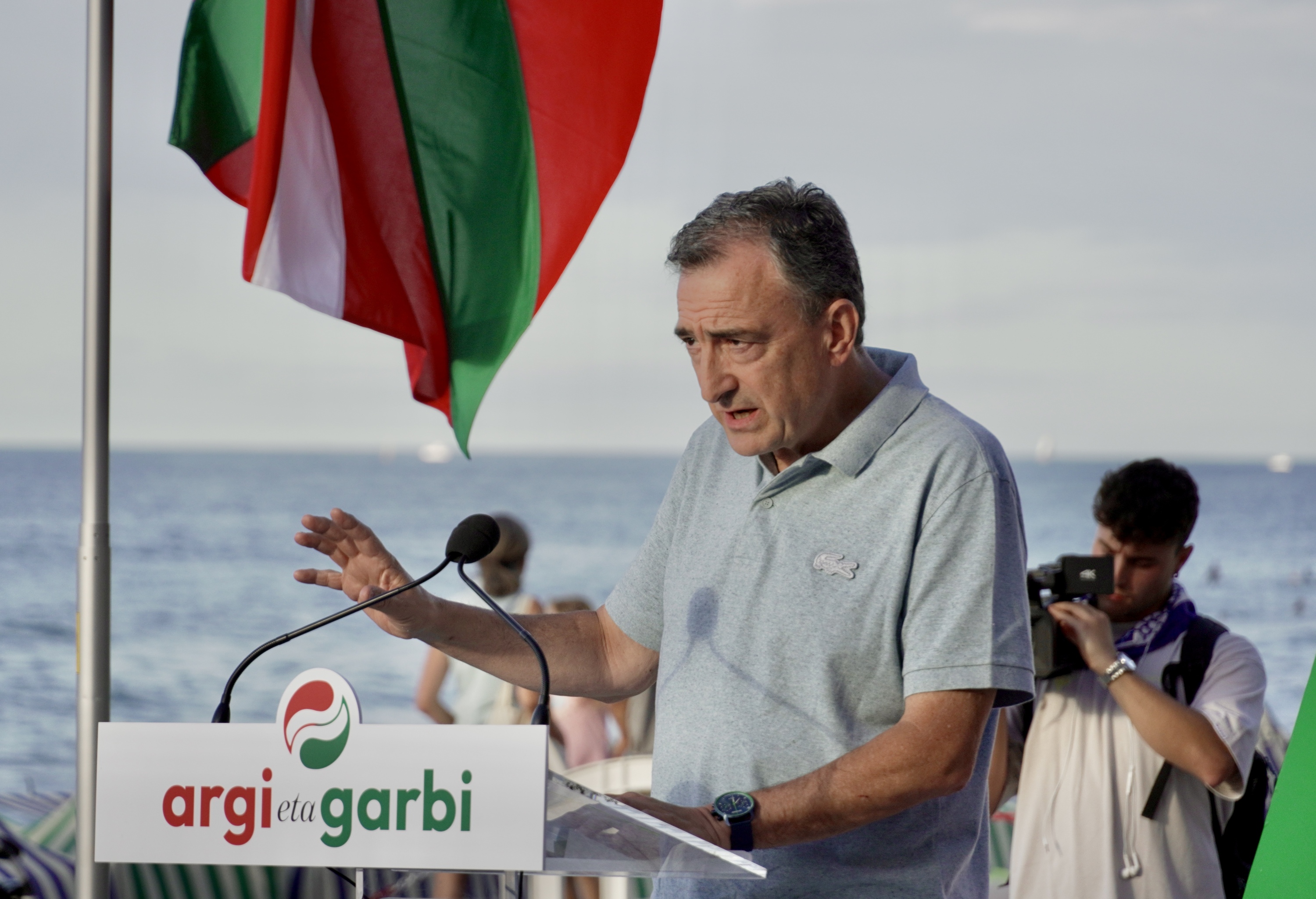 Esteban, Zarautzen egindako agerraldian. ANDONI CANELLADA / FOKU