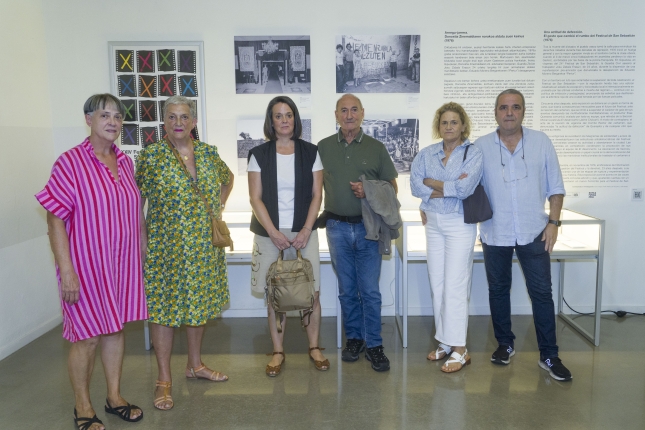 Josu Zabalaren familia. Ezkerrean, hurrenez hurren, Belen Zabala, Mari Paz Pui eta Arantxa Zabala. JON URBE / FOKU Josu Zabalaren familia. Ezkerrean, hurrenez hurren, Belen Zabala, Mari Paz Pui eta Arantxa Zabala. JON URBE / FOKU