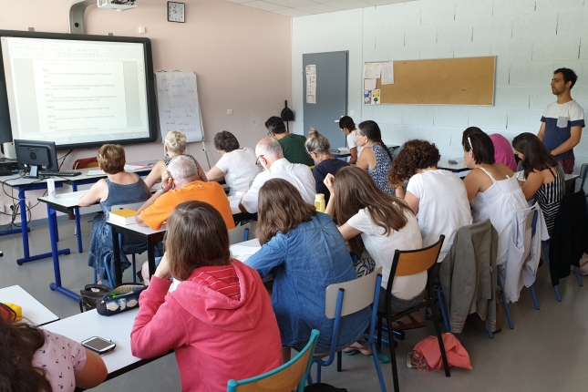 Helduak okzitanierako eskola batean, EOEn. IZARO ARRUTI AGIRREURRETA Helduak okzitanierako eskola batean, EOEn. IZARO ARRUTI AGIRREURRETA