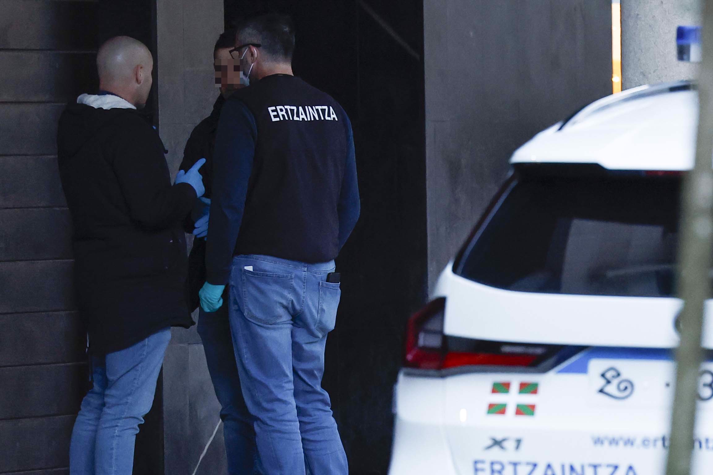 Ertzain batzuk Barakaldon, artxiboko irudi batean. MIGUEL TOÑA / EFE