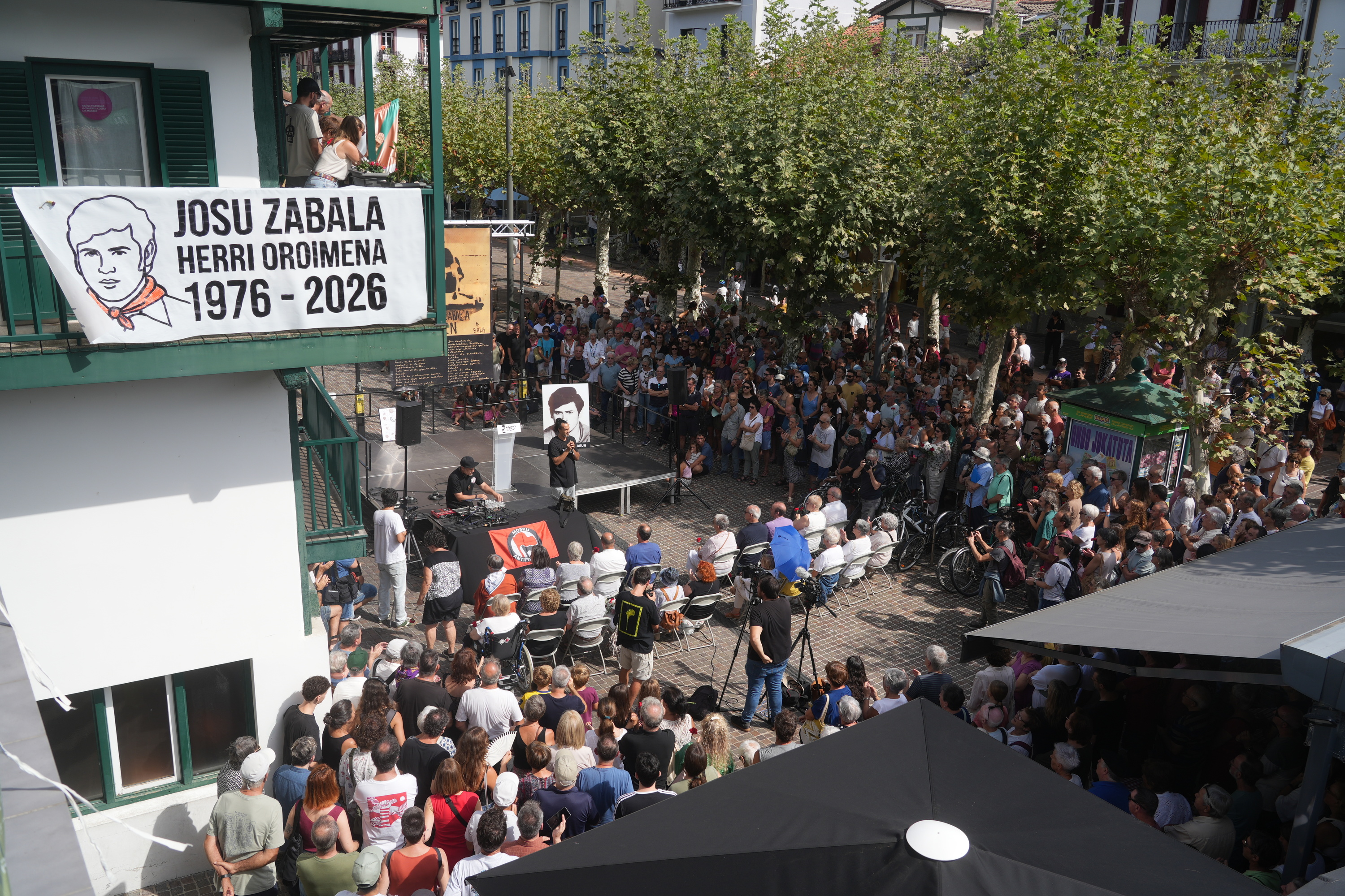 Josu Zabalaren omenaldia, gaur, Hondarribian. JON URBE / FOKU
