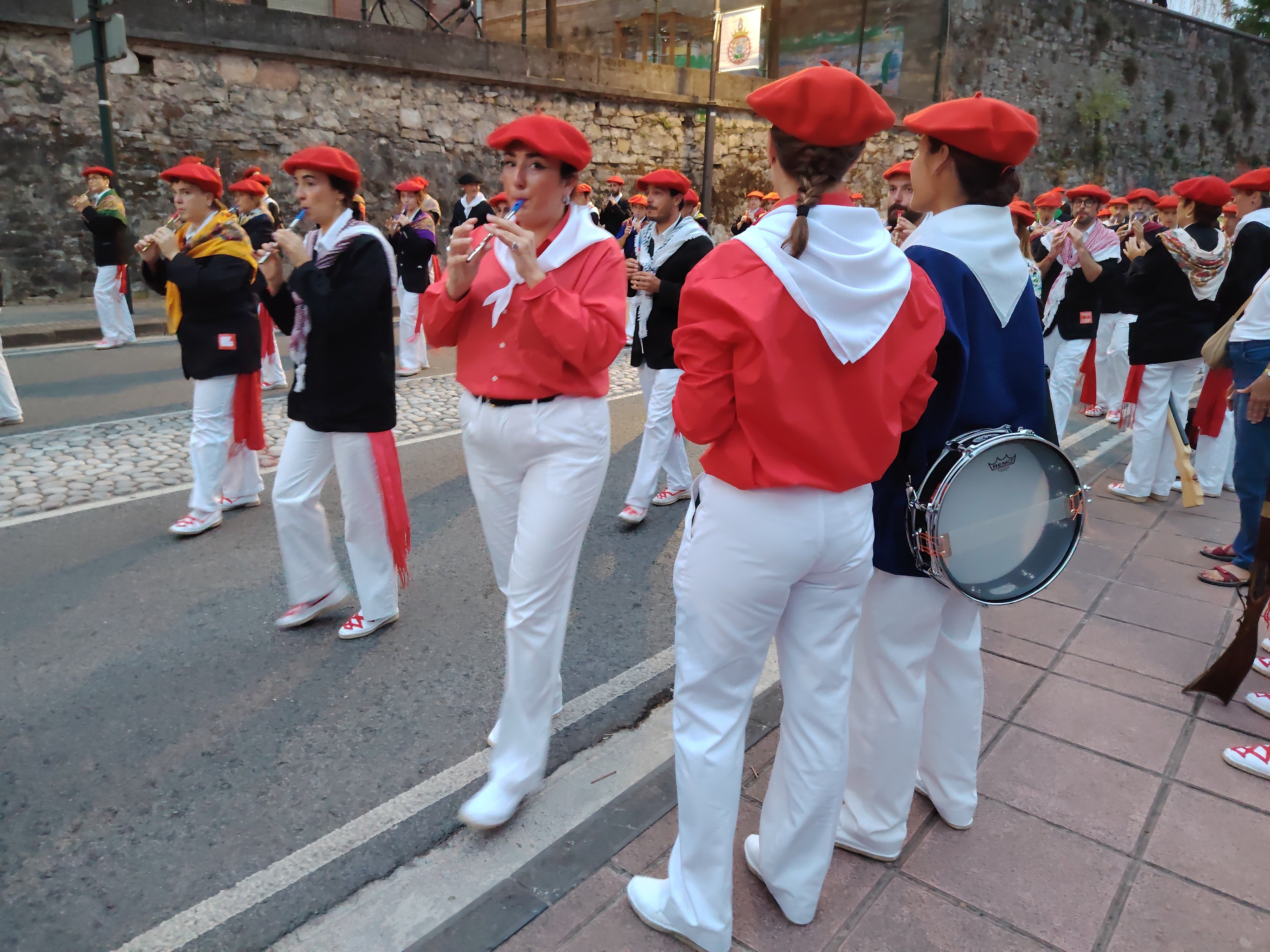 Uniforme aniztasuna Jaizkibelen