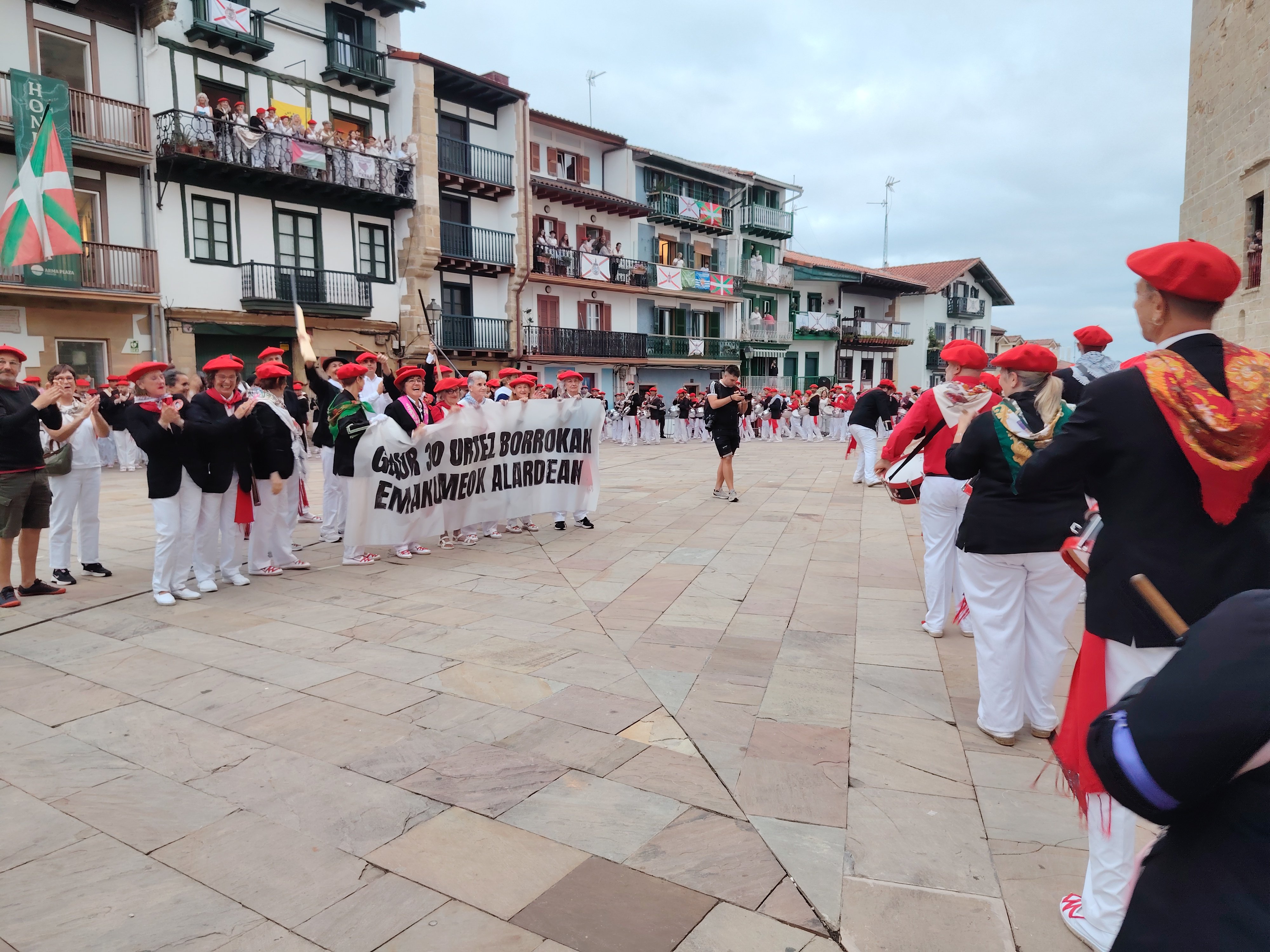 Omenaldia, arma plazan