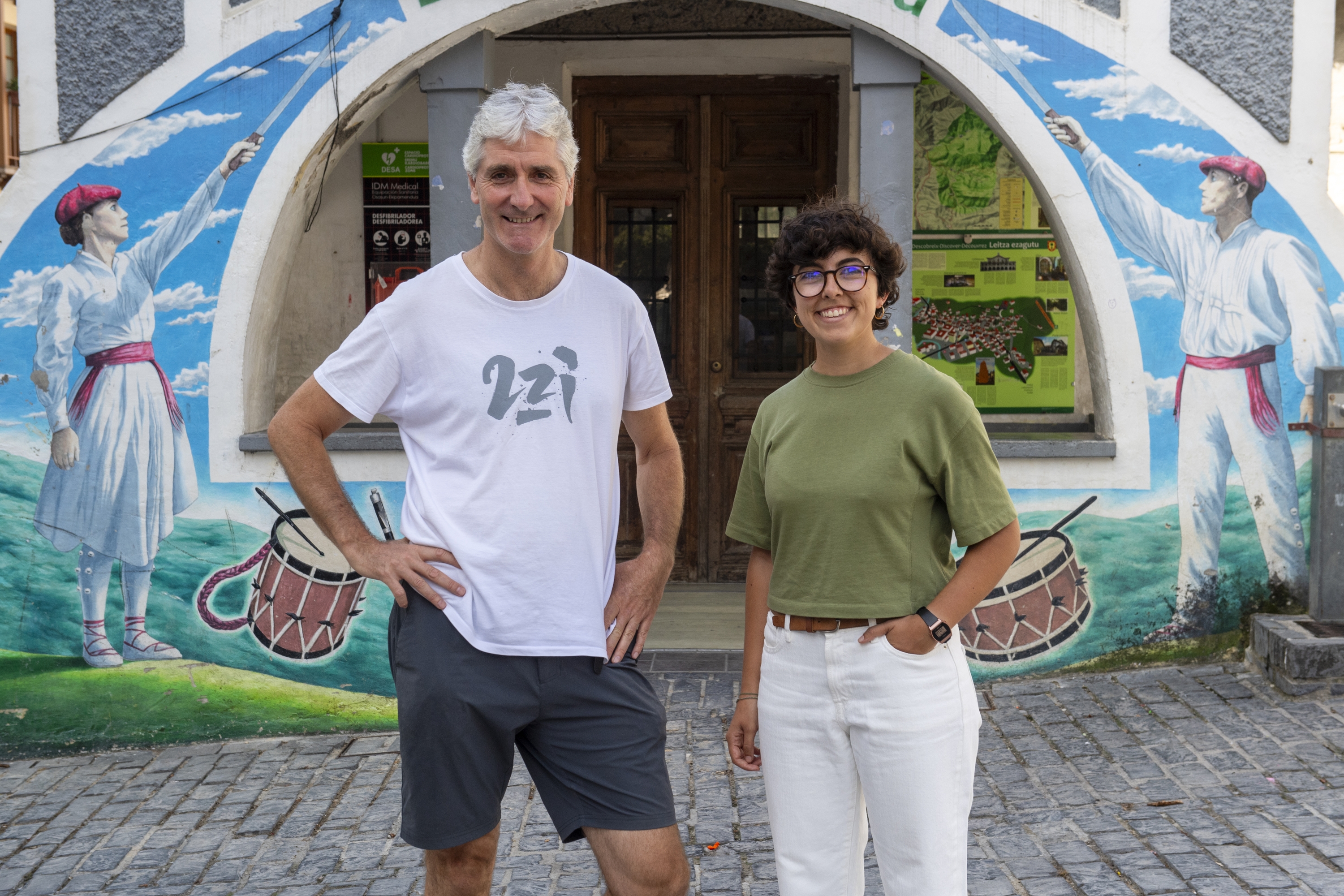 Miel Mari Elosegi 'Luze' eta Leire Retegi. IDOIA ZABALETA / FOKU