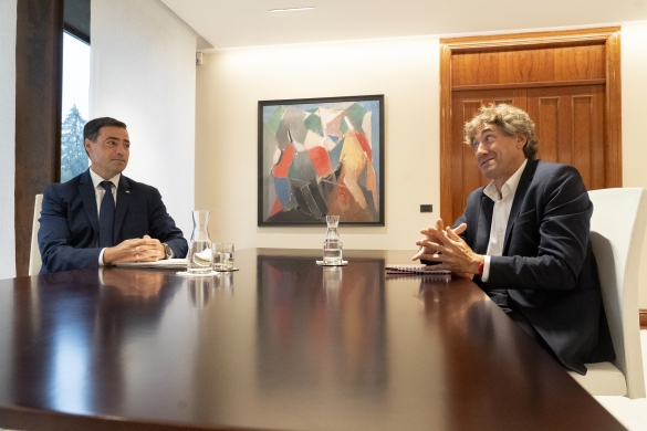Pradales eta Andueza, gaur goizeko bileran, Gasteizen. RAUL BOGAJO / FOKU Pradales eta Andueza, gaur goizeko bileran, Gasteizen. RAUL BOGAJO / FOKU