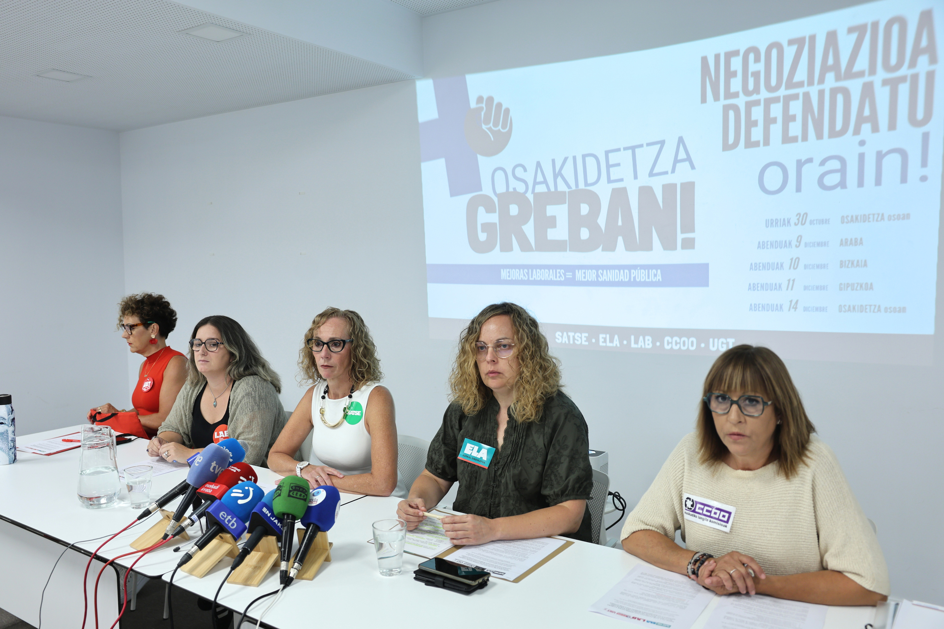 SATSE, LAB, CCOO eta UGT sindikatuetako ordezkariak, gaur, Bilbon. OSKAR MATXIN EDESA / FOKU
