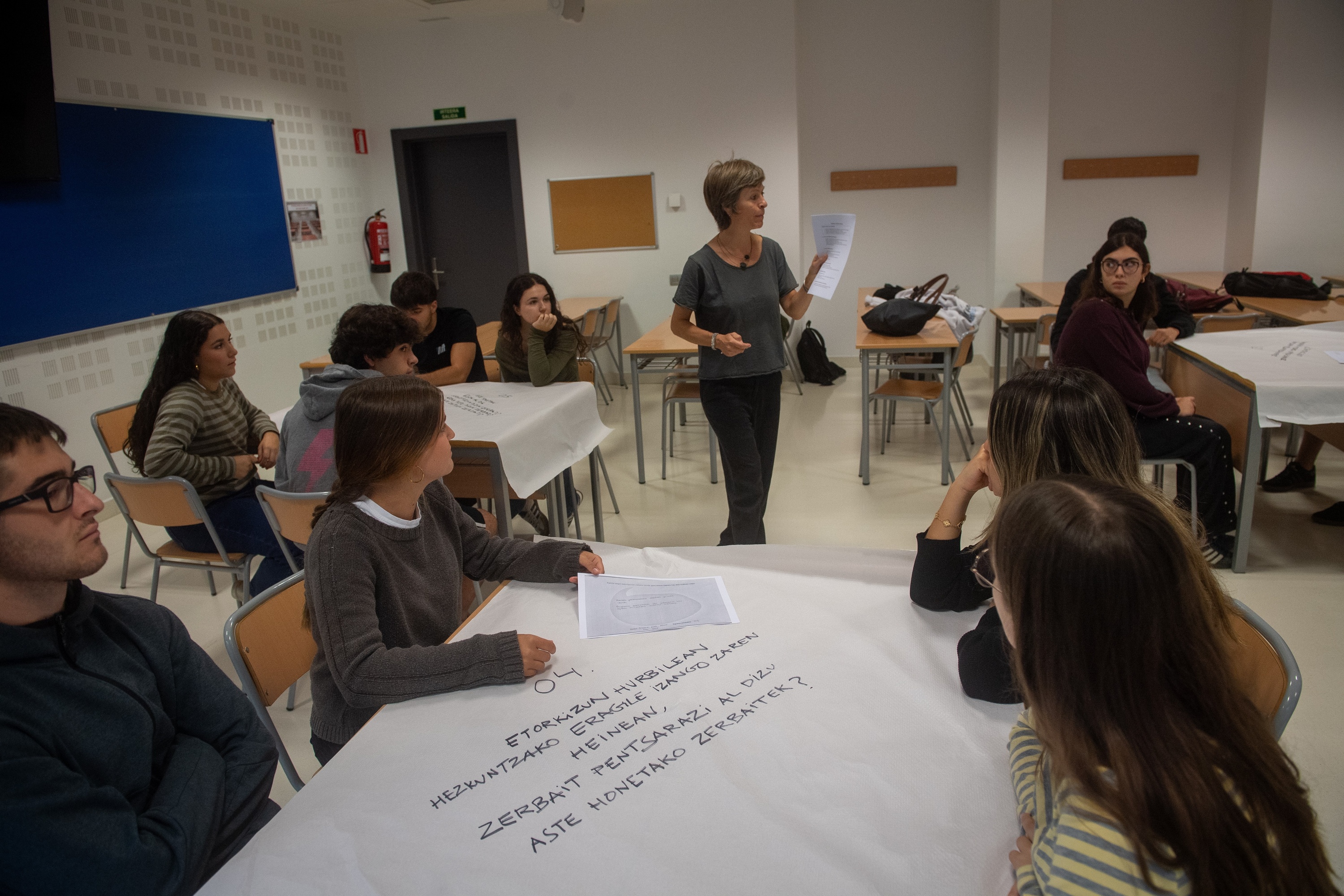 Irakaslegaiak Murgiltze Astean, atzo, EHUren Donostiako campusean. GORKA RUBIO / FOKU