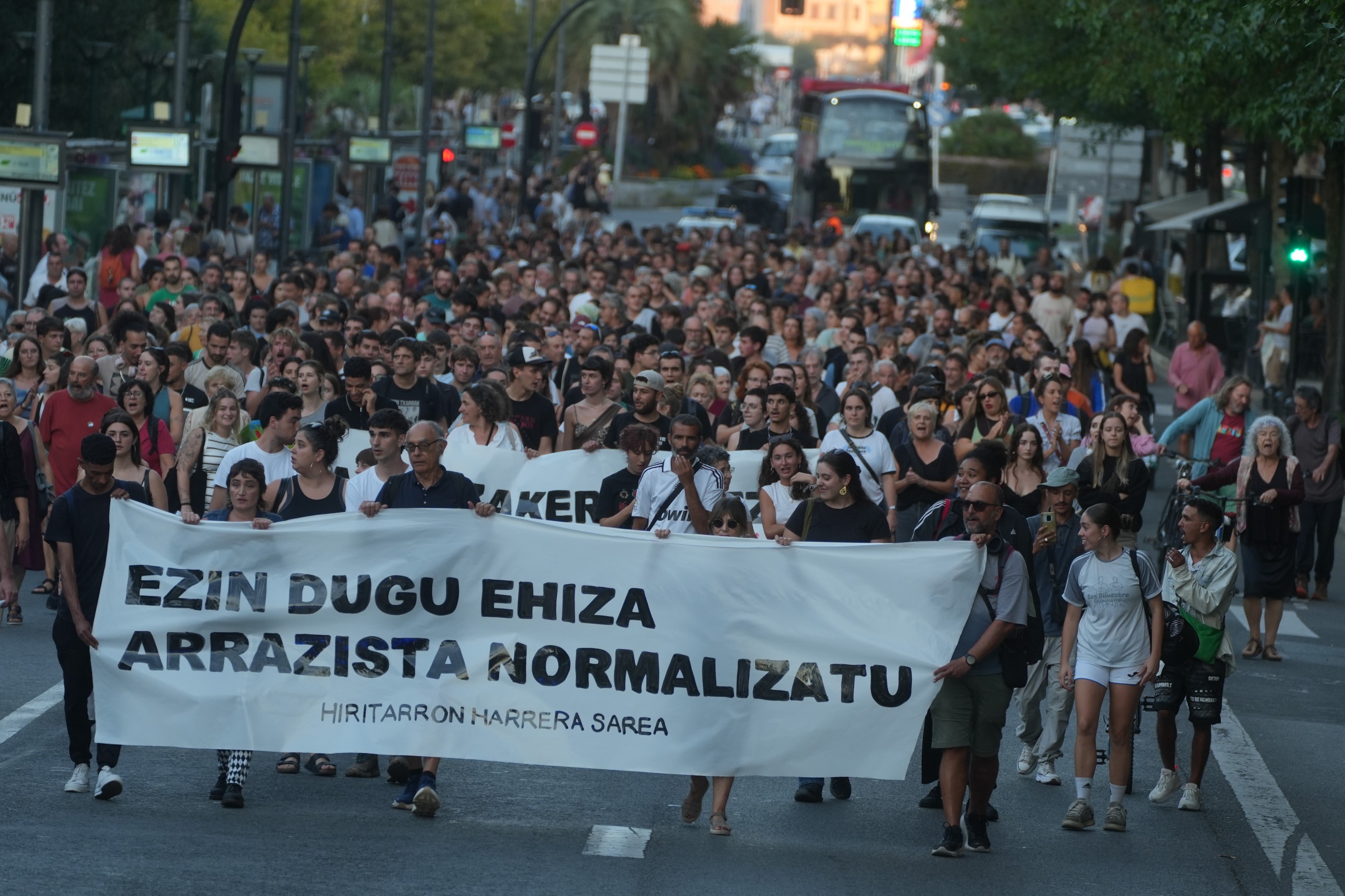 Atzo herritarrek Donostian egindako manifestazioa. JON URBE / FOKU