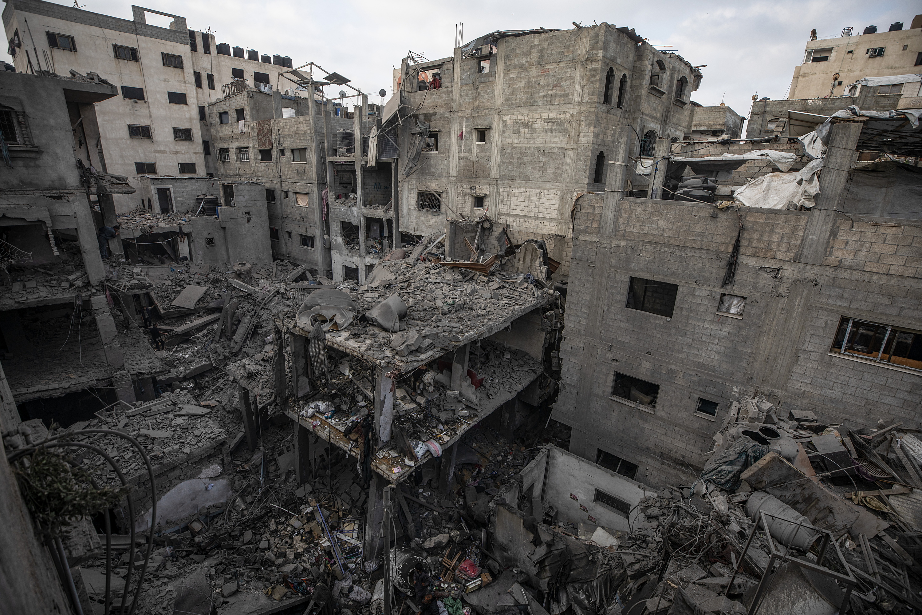 Txikitutako eraikin bat Gazan, artxiboko argazki batean. MOHAMMED SABER / EFE