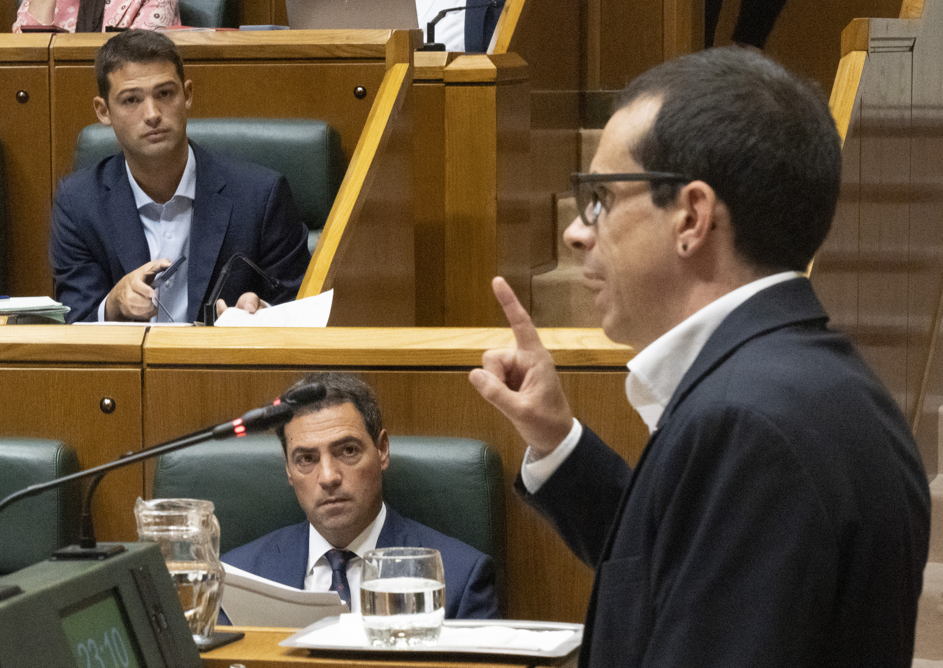 Otxandiano, Pradales begira duela. RAUL BOGAJO / FOKU