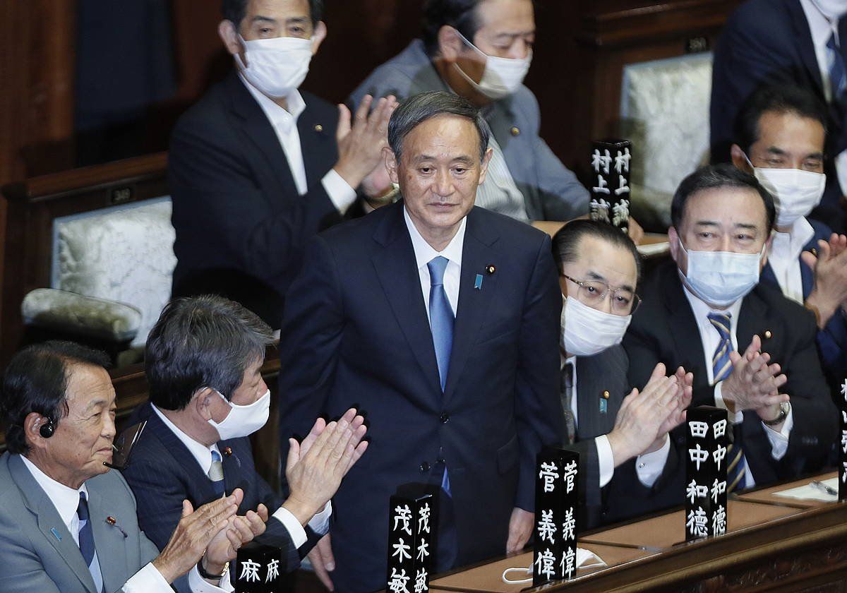 Yoshihide Suga, Japoniako lehen ministro aukeratu berritan. KIMIMASA MAYAMA, EFE