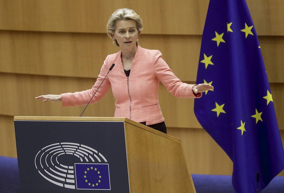 Ursula Von der Leyen, Eropako Batzordeko presidentea parlamentuan. OLIVIER HOSLET, EFE