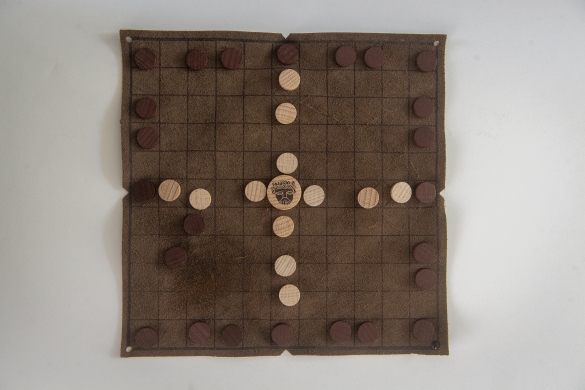 Europako iparraldeko hnefatafl, xakearen antzeko jokoa. GORKA RUBIO / FOKU Europako iparraldeko hnefatafl, xakearen antzeko jokoa. GORKA RUBIO / FOKU