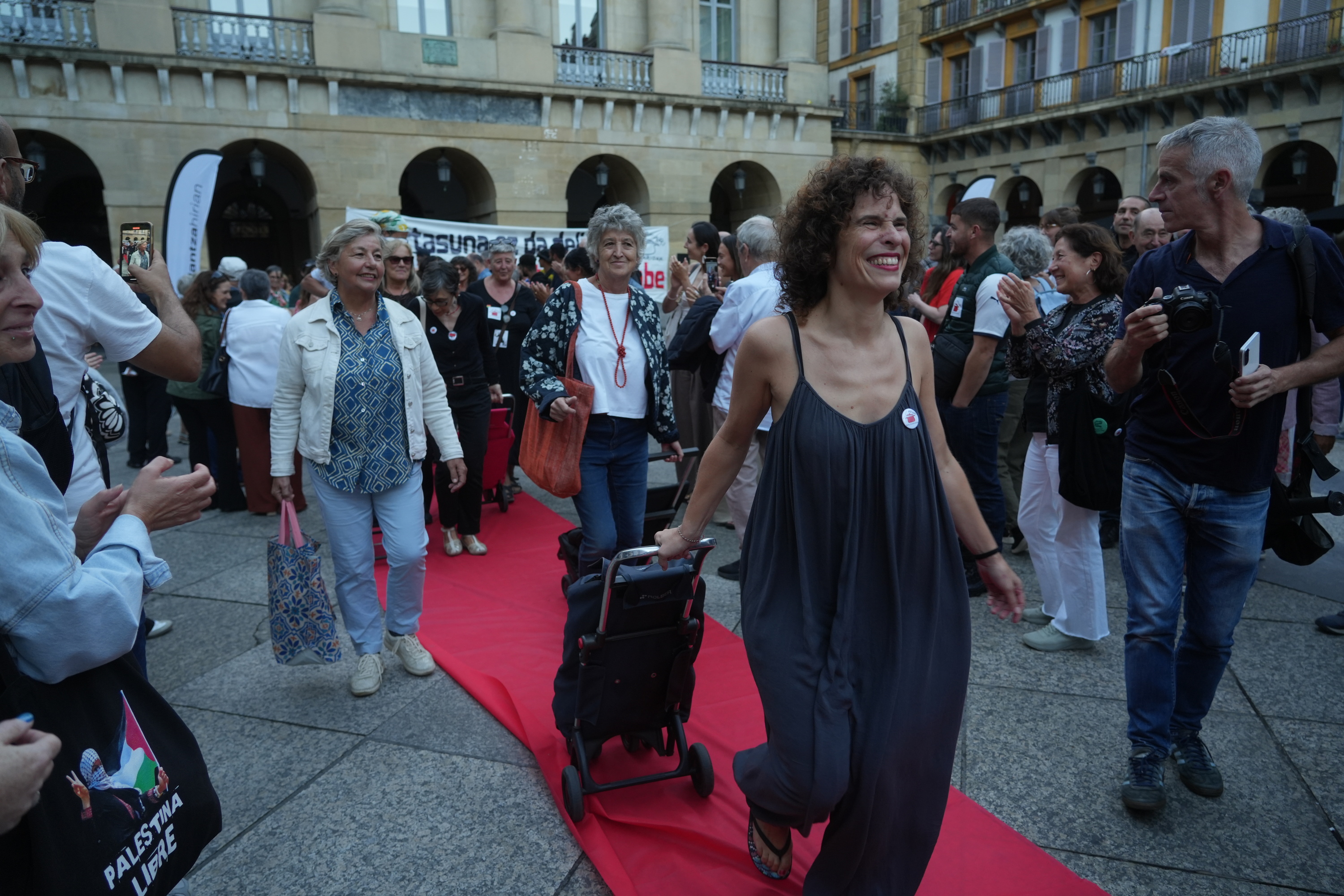 KASek antolatutako protesta, Donostiako Plaza Berrian. JON URBE / FOKU