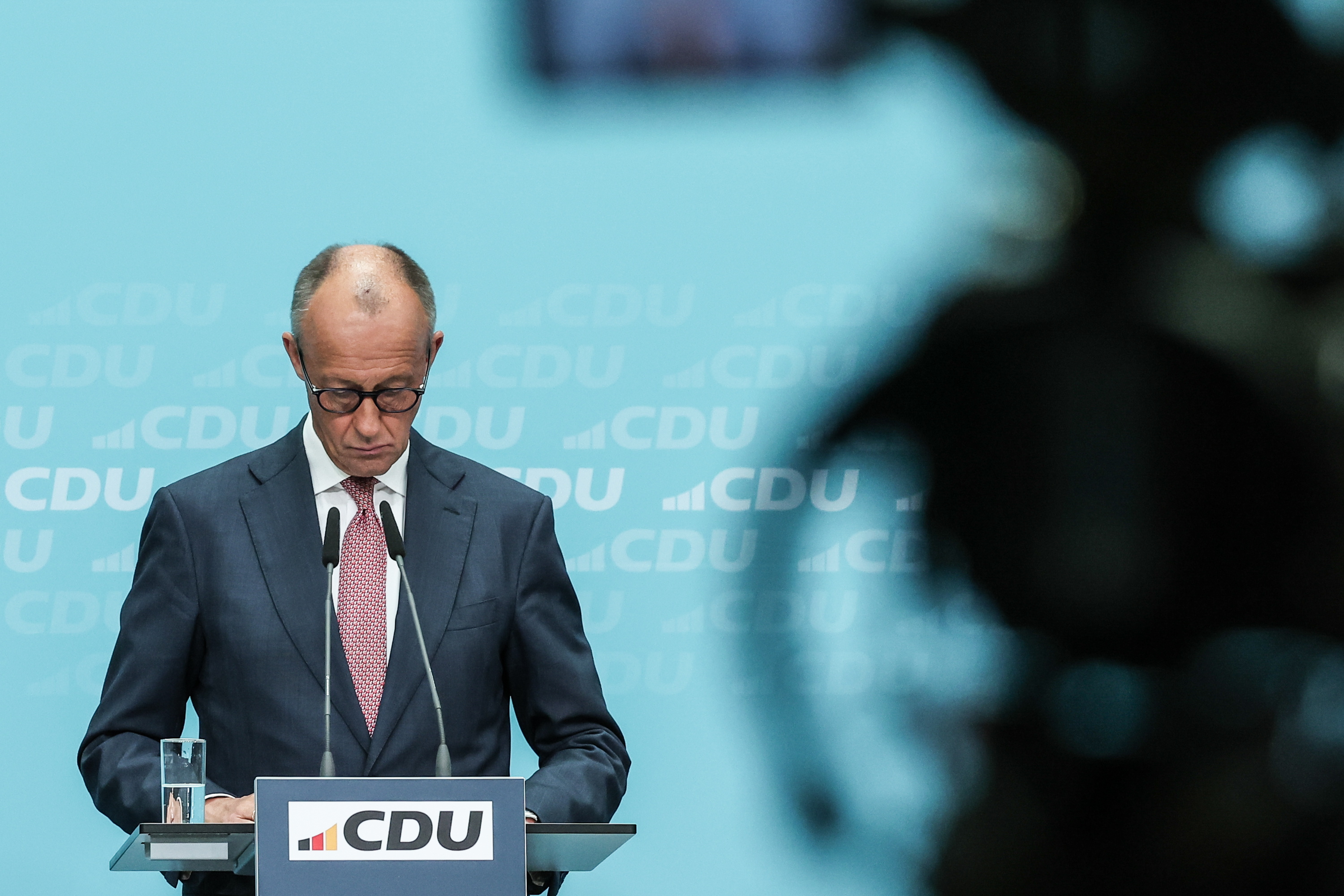Friedrich Merzen agerraldia gaur, CDUren Berlingo egoitzan. FILIP SINGER / EFE