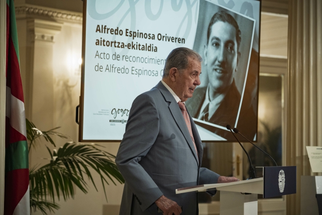 (ID_14828018) (Aritz Loiola/@FOKU) 2025-04-01, Bilbo. Frankismoaren biktima izan zen Osasun sailburu Alfredo Espinosa Eusko Jaurlar... (ID_14828018) (Aritz Loiola/@FOKU) 2025-04-01, Bilbo. Frankismoaren biktima izan zen Osasun sailburu Alfredo Espinosa Eusko Jaurlar...