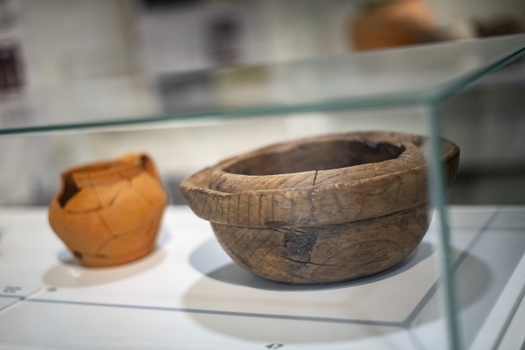 Hondarribian topatutako egurrezko ontzia, Bilboko Arkeologi Museoan. JAIZKI FONTANEDA / FOKU Hondarribian topatutako egurrezko ontzia, Bilboko Arkeologi Museoan. JAIZKI FONTANEDA / FOKU